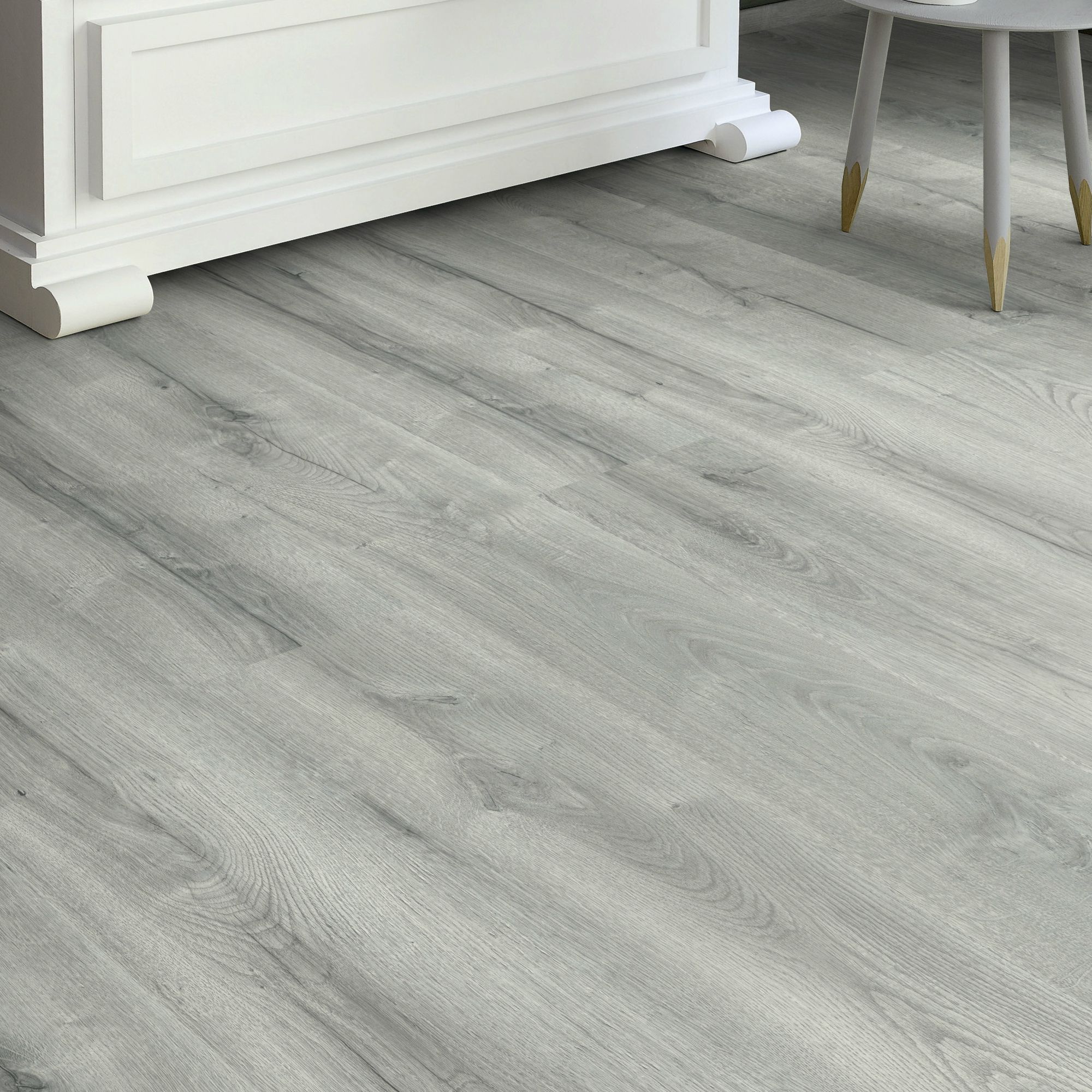 Bathgate Grey Oak effect Laminate flooring 2.14 m² Pack Departments