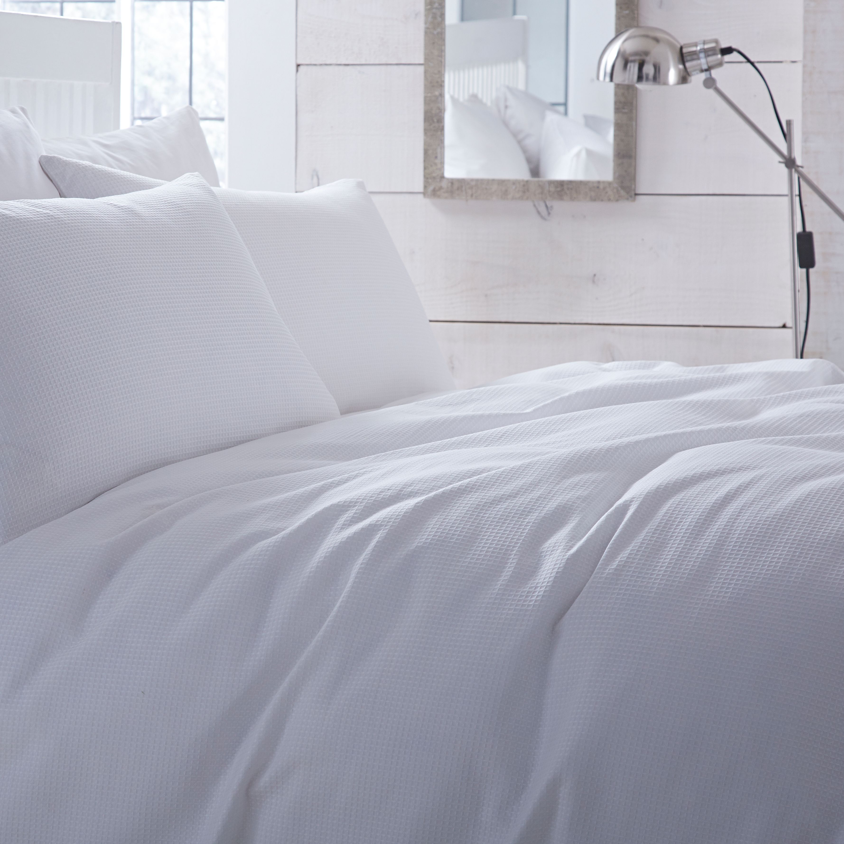 White Double Bed Cover Set