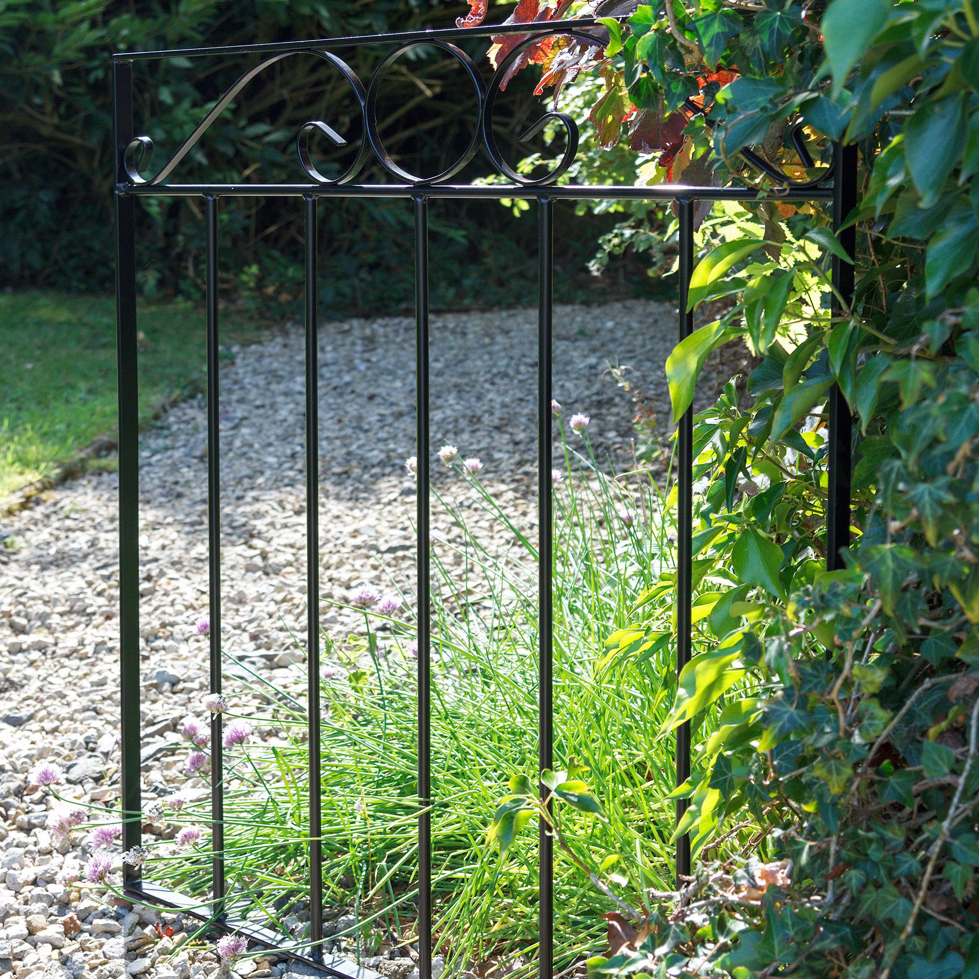 Buyer's guide to exterior paint Help & Ideas DIY at B&Q