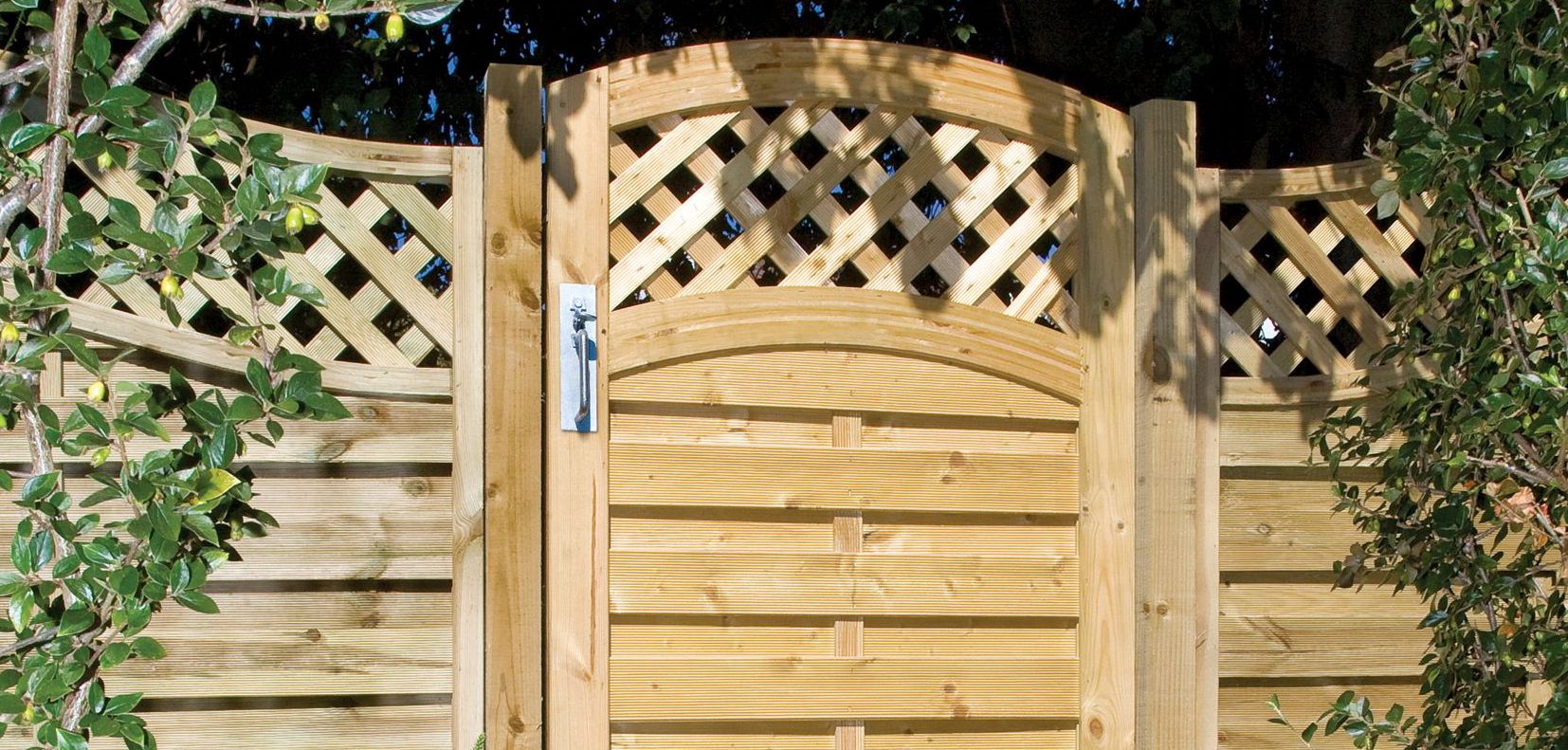 Garden Fences & Gates | Garden Fencing