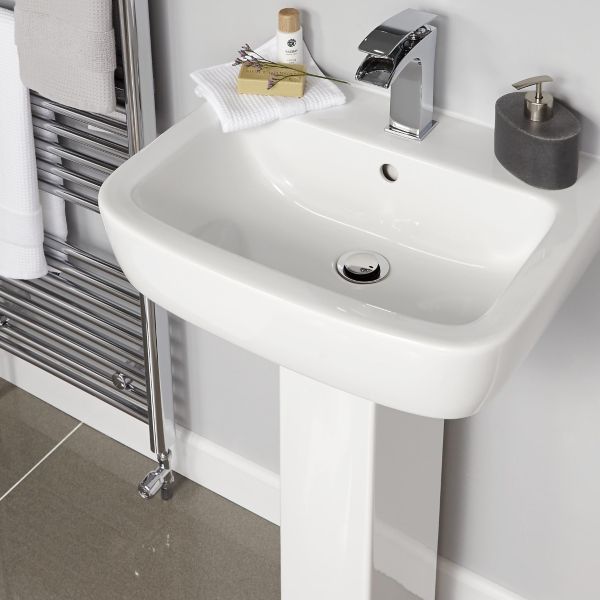 Bathrooms Bathroom Fittings & Accessories DIY at B&Q