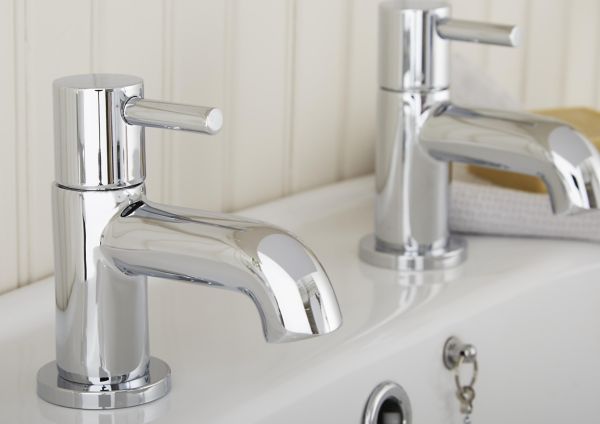 b and q bathroom sink taps