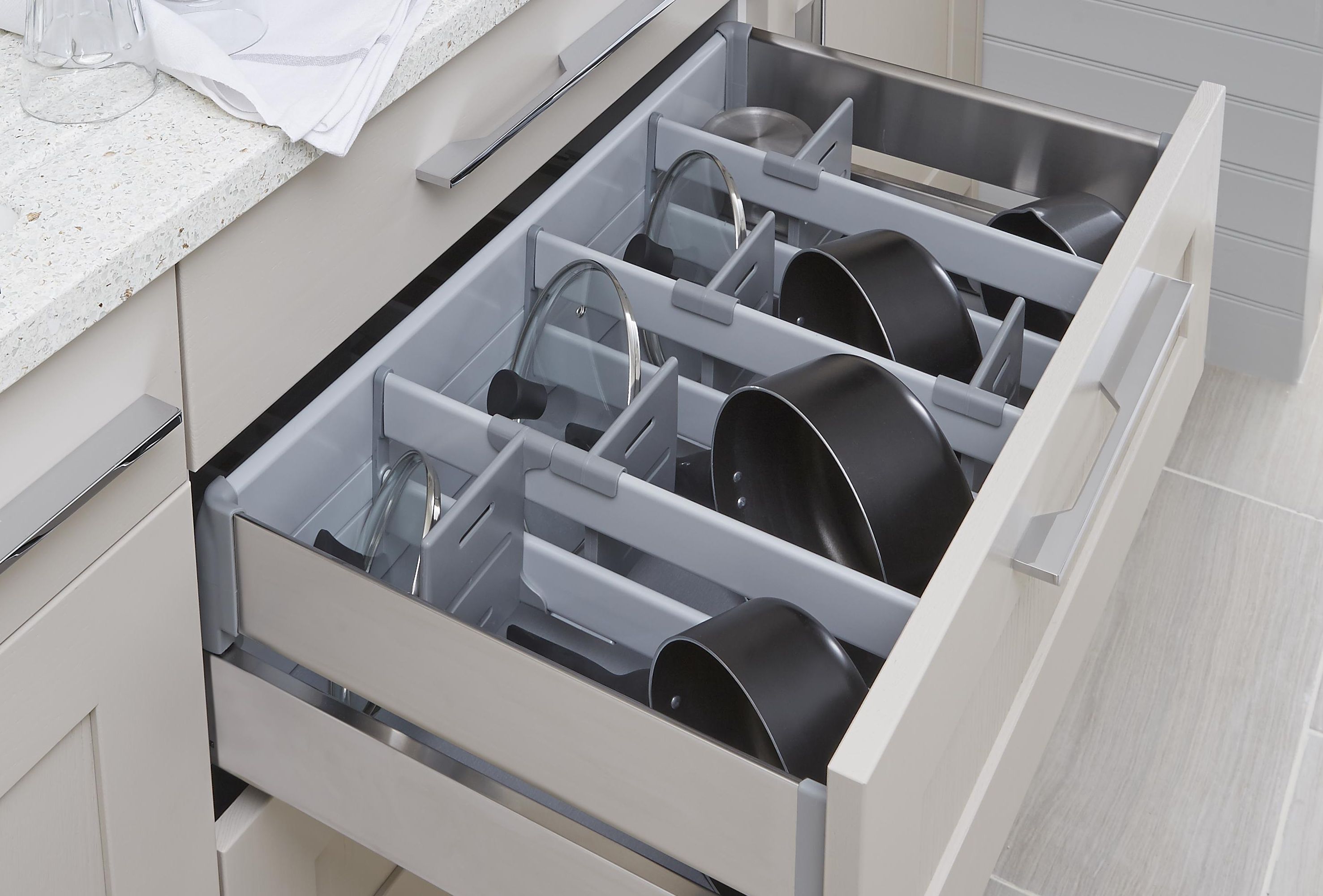 Buyer's guide to kitchen storage Help & Ideas DIY at B&Q