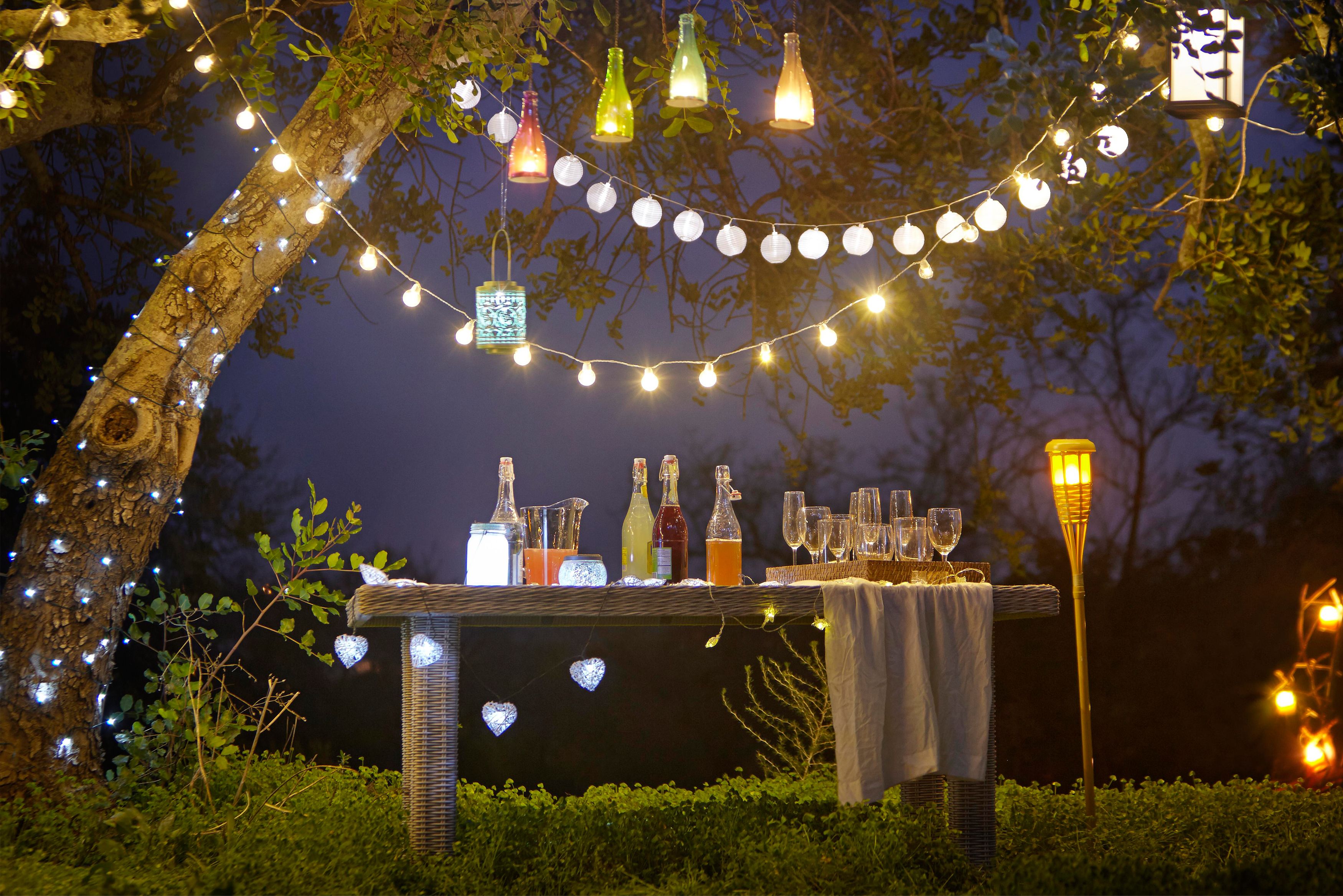 Turning inside out with outdoor lighting effects | Inspiration | DIY at B&Q