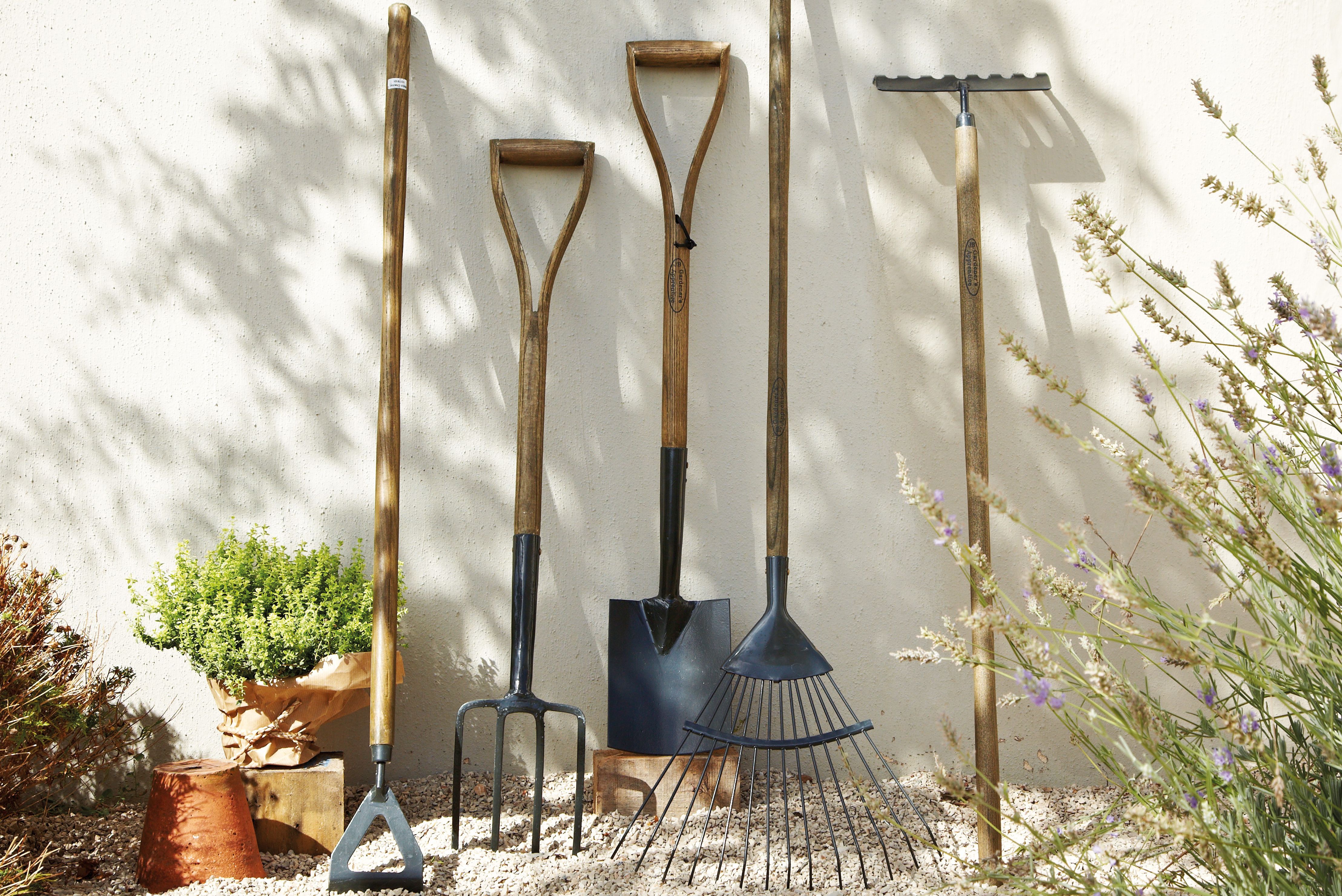 Building And Landscaping Tools Buying Guide Ideas And Advice Diy At Bandq