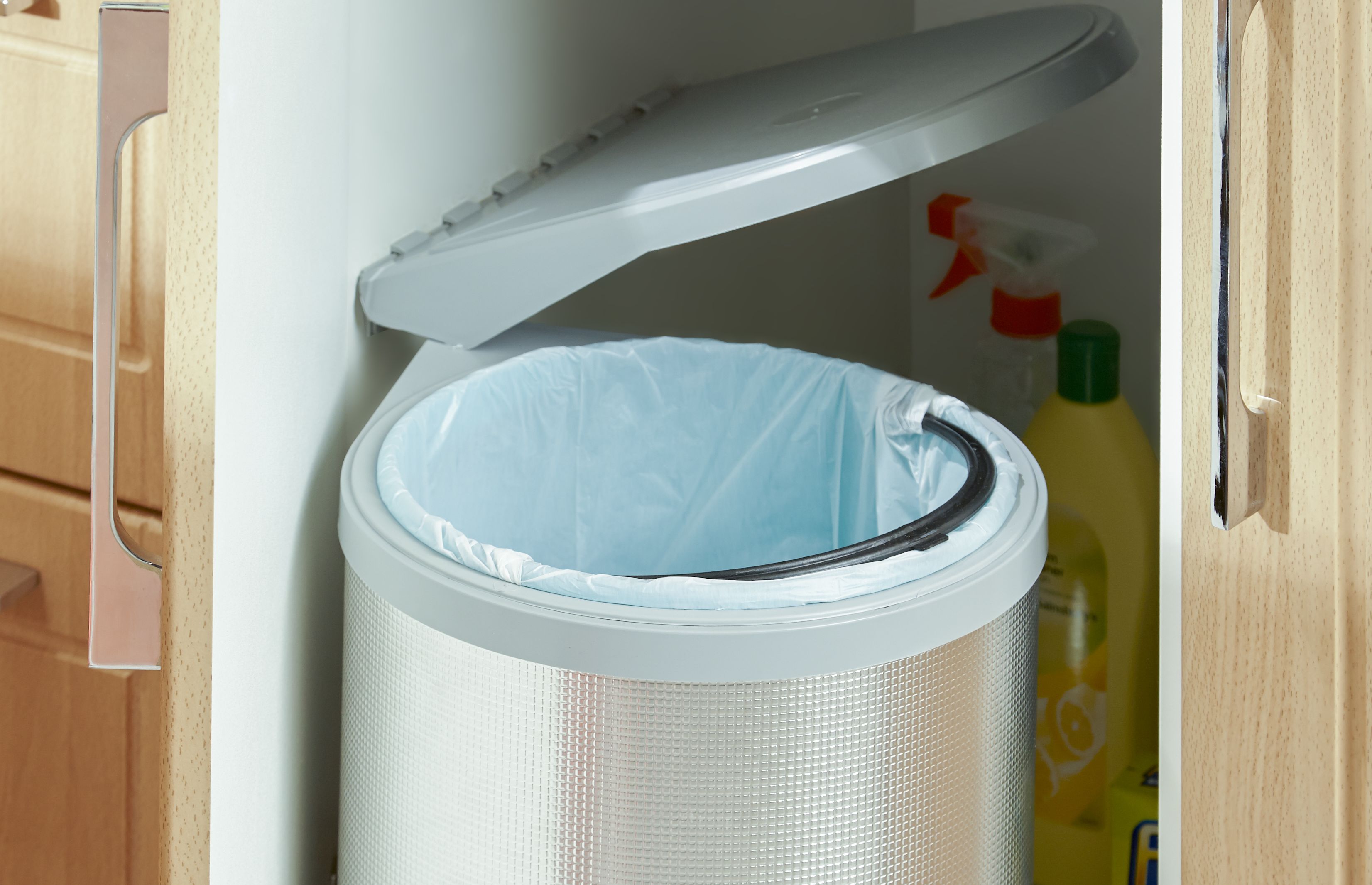 Buyer's guide to kitchen storage Help & Ideas DIY at B&Q