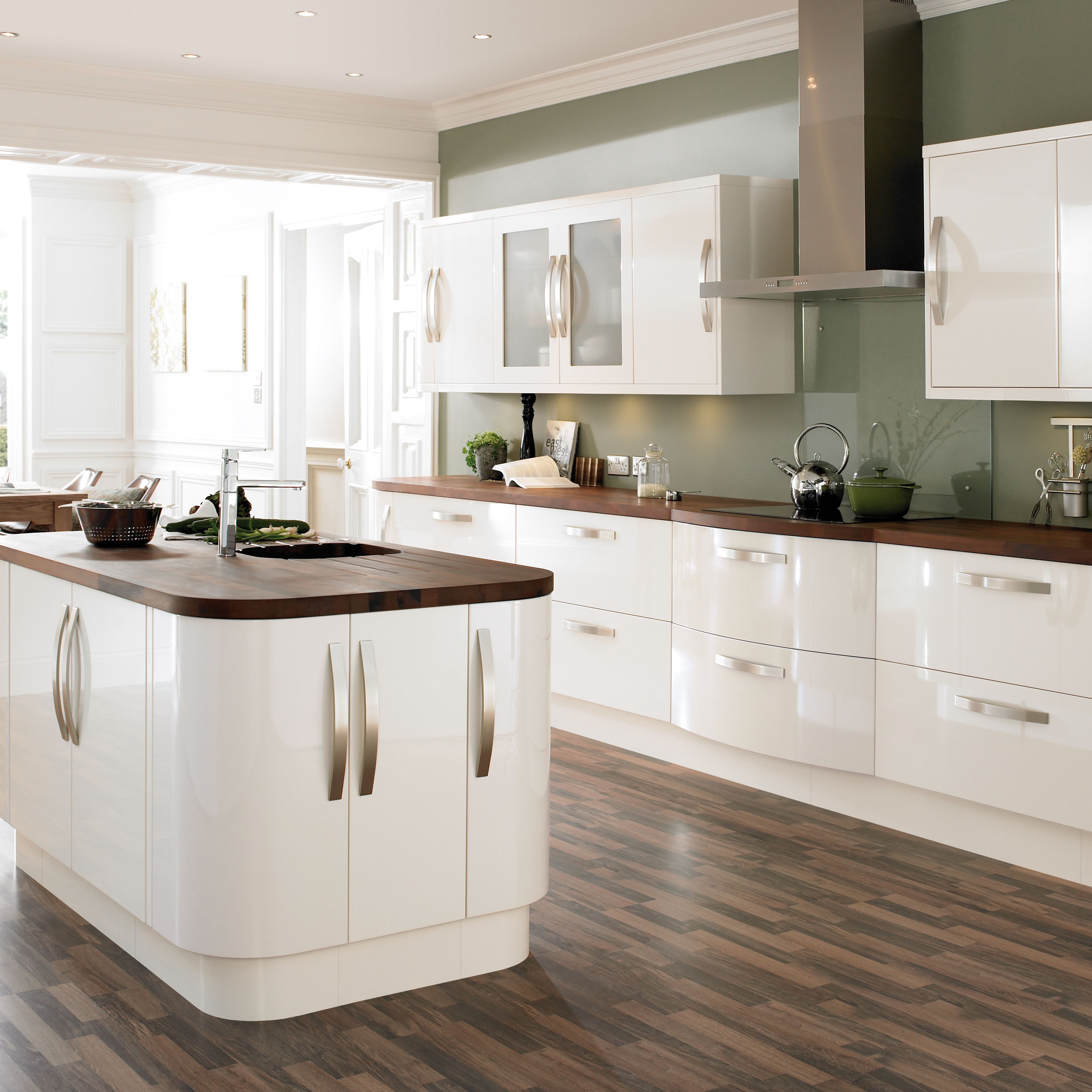 HIgh Gloss cream Cooke & Lewis Kitchen 8 unit price Â£1800