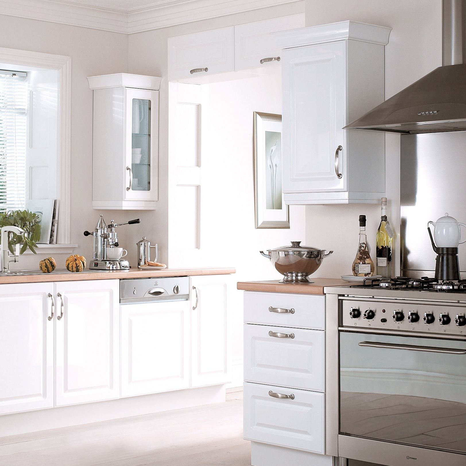 Kitchens  No. 1 kitchen retailer in the UK  DIY at B&Q