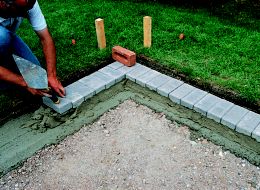 How to lay paving blocks, gravel & asphalt | Help & Ideas | DIY at B&Q