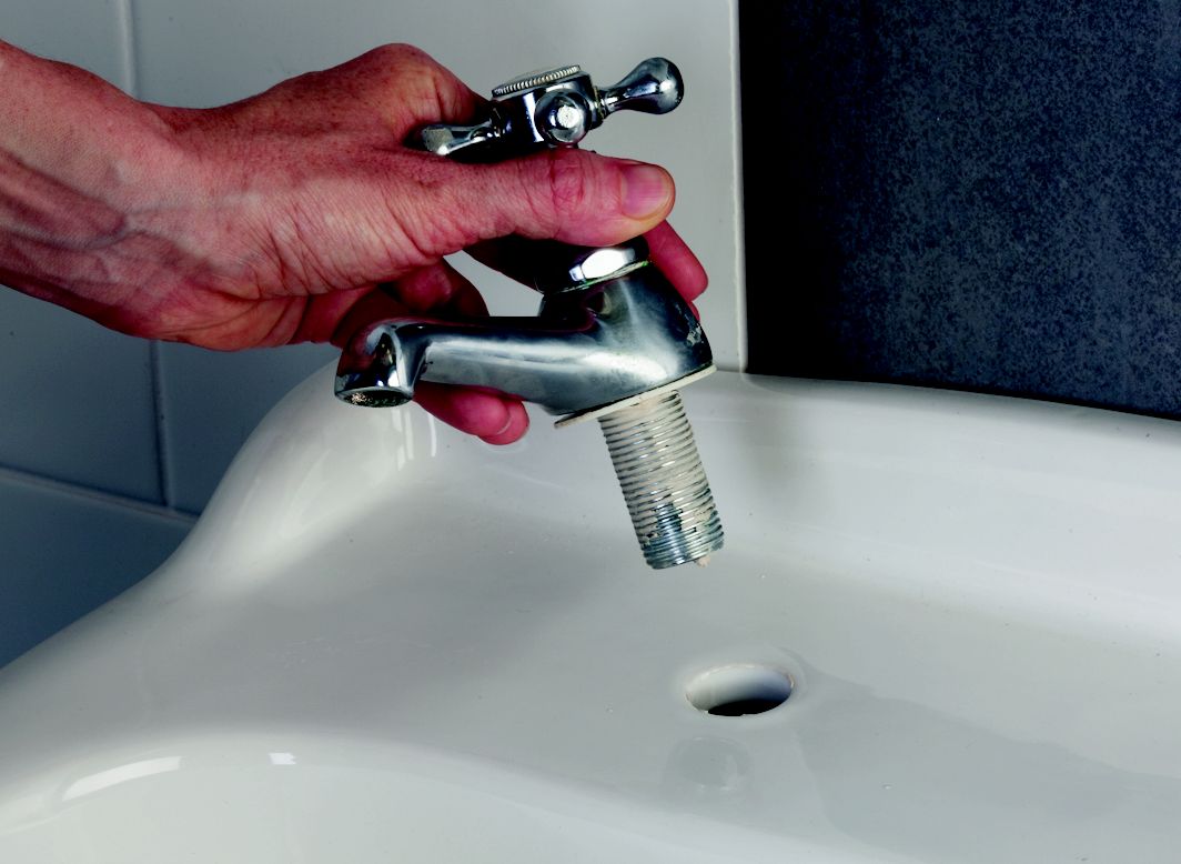 How to fit and repair taps Help & Ideas DIY at B&Q