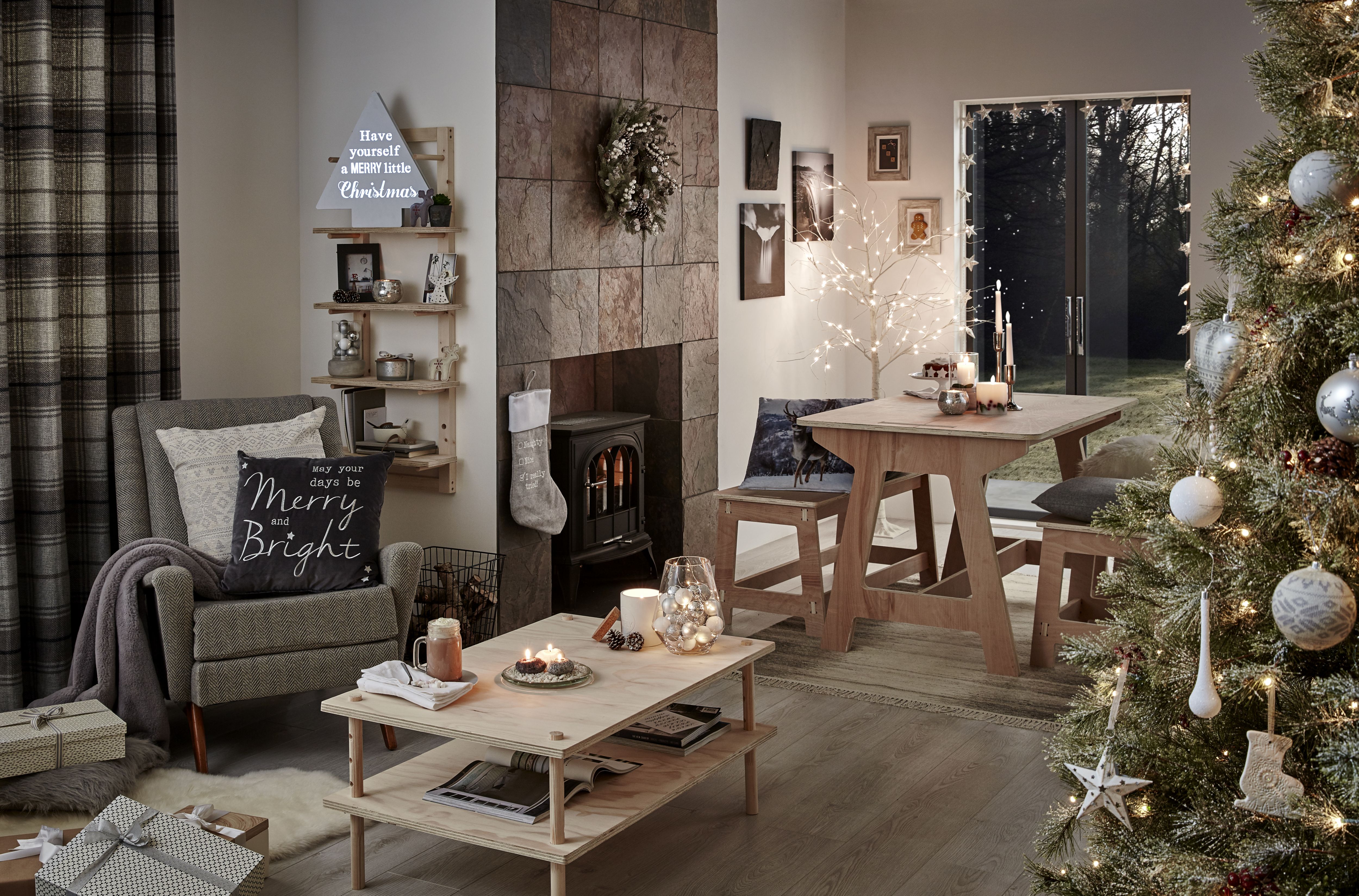 Minimising Christmas Trees, Lights & Baubles DIY at B&Q