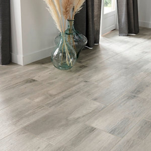 Norwegio Grey Matt Wood effect Ceramic Wall & floor Tile  Pack of 9  (L)573mm (W)322mm
