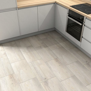 Norwegio Beige Matt Wood effect Ceramic Wall & floor Tile  Pack of 9  (L)573mm (W)322mm