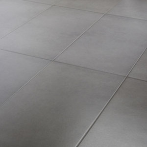 Konkrete Grey Matt Modern Concrete effect Porcelain Wall & floor Tile  Pack of 8  (L)307mm (W)617mm