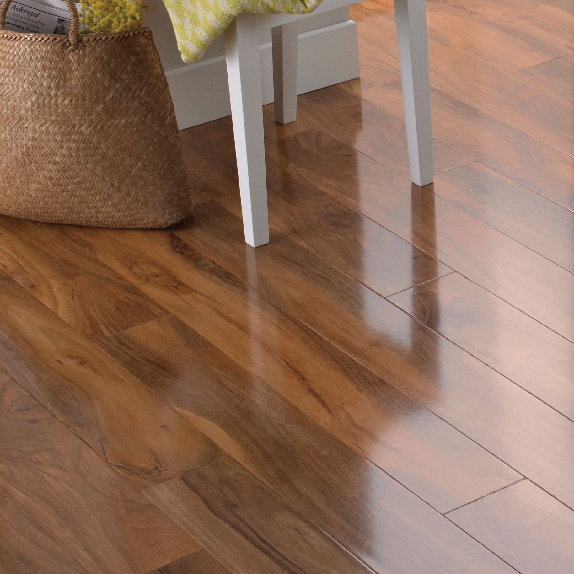 Dolce Walnut effect Laminate flooring 1.19 m² Pack | Departments | DIY