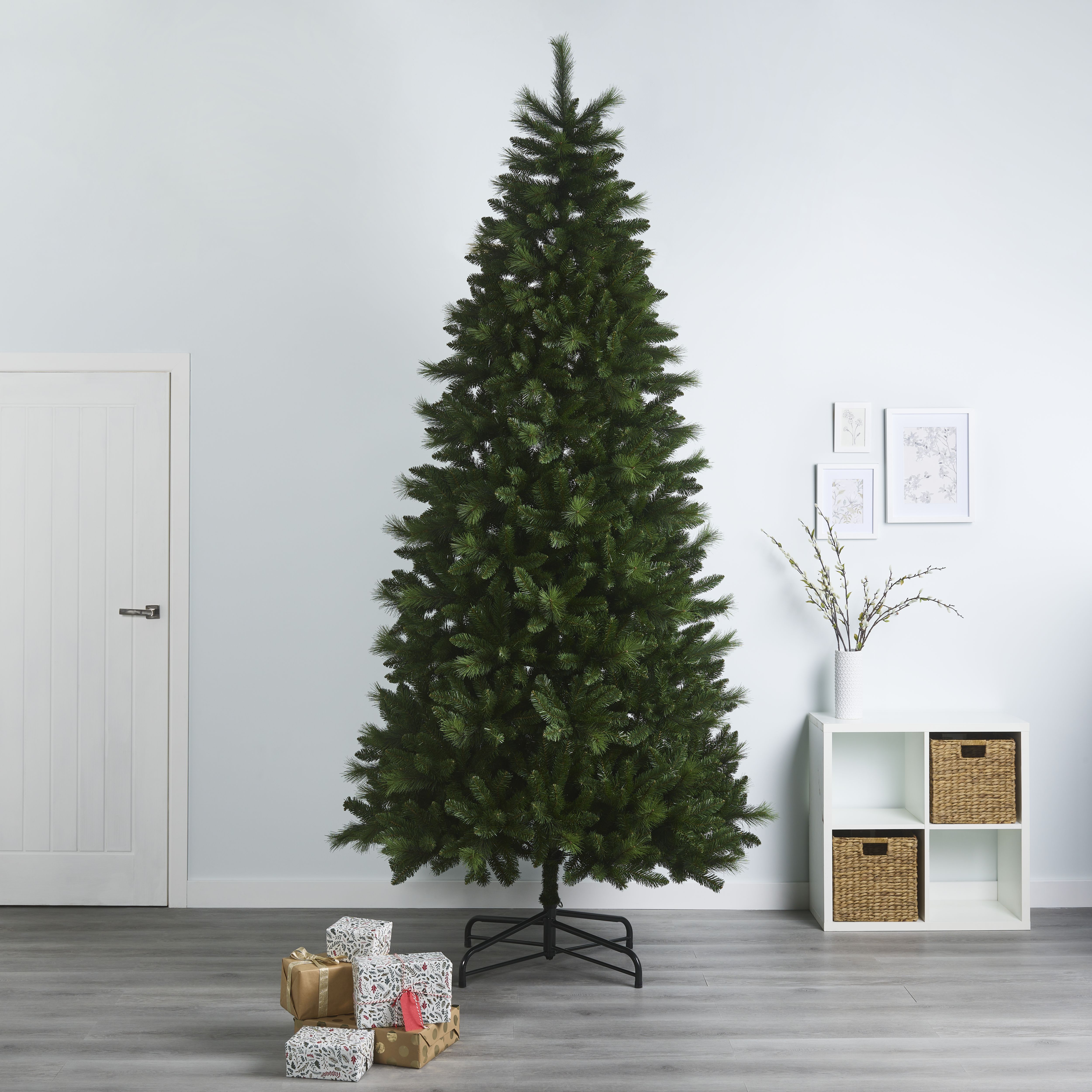 10ft Eiger GREEN Natural effect Hinged Full Artificial Christmas tree