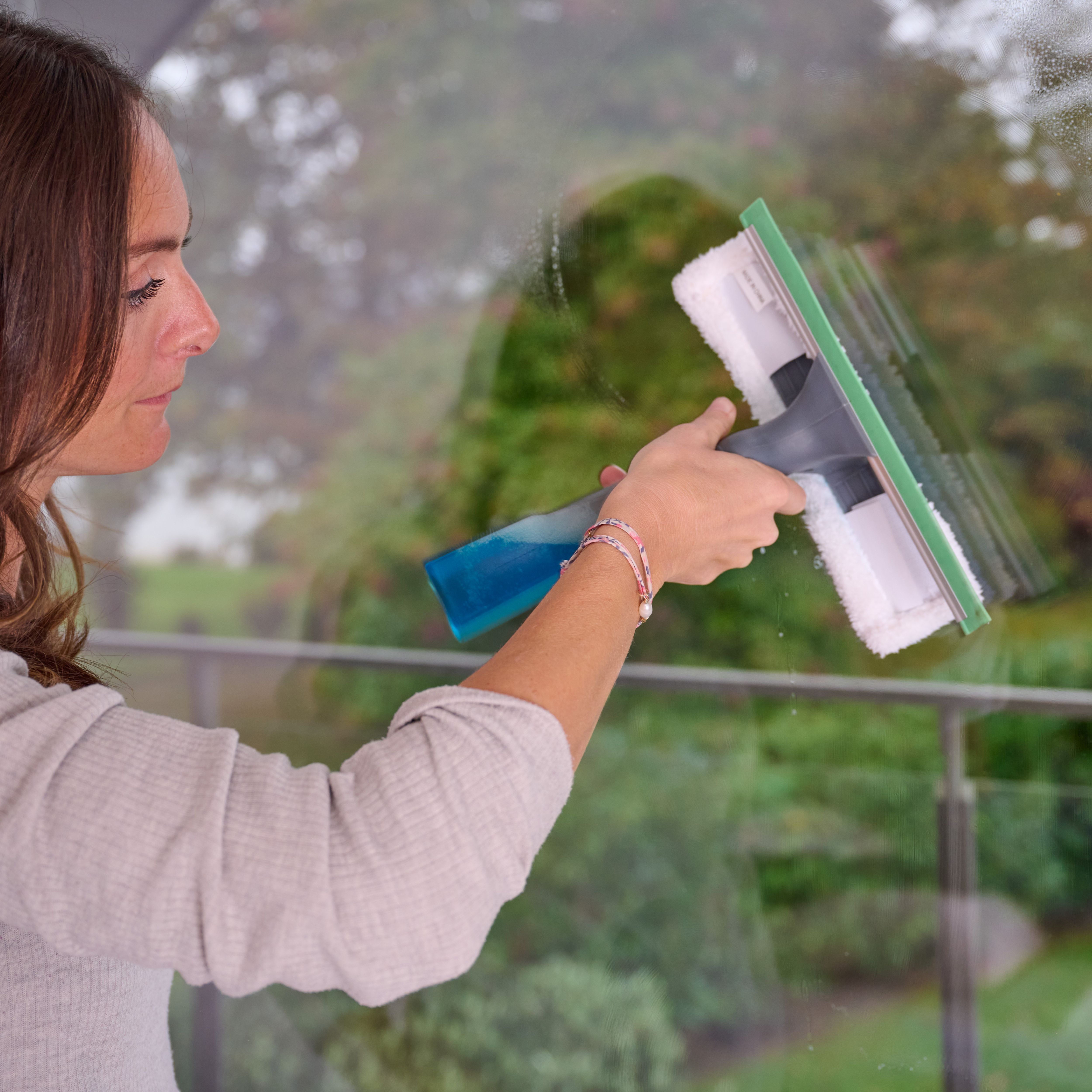 250mm Thermoplastic rubber (TPR) Squeegee & scrubber