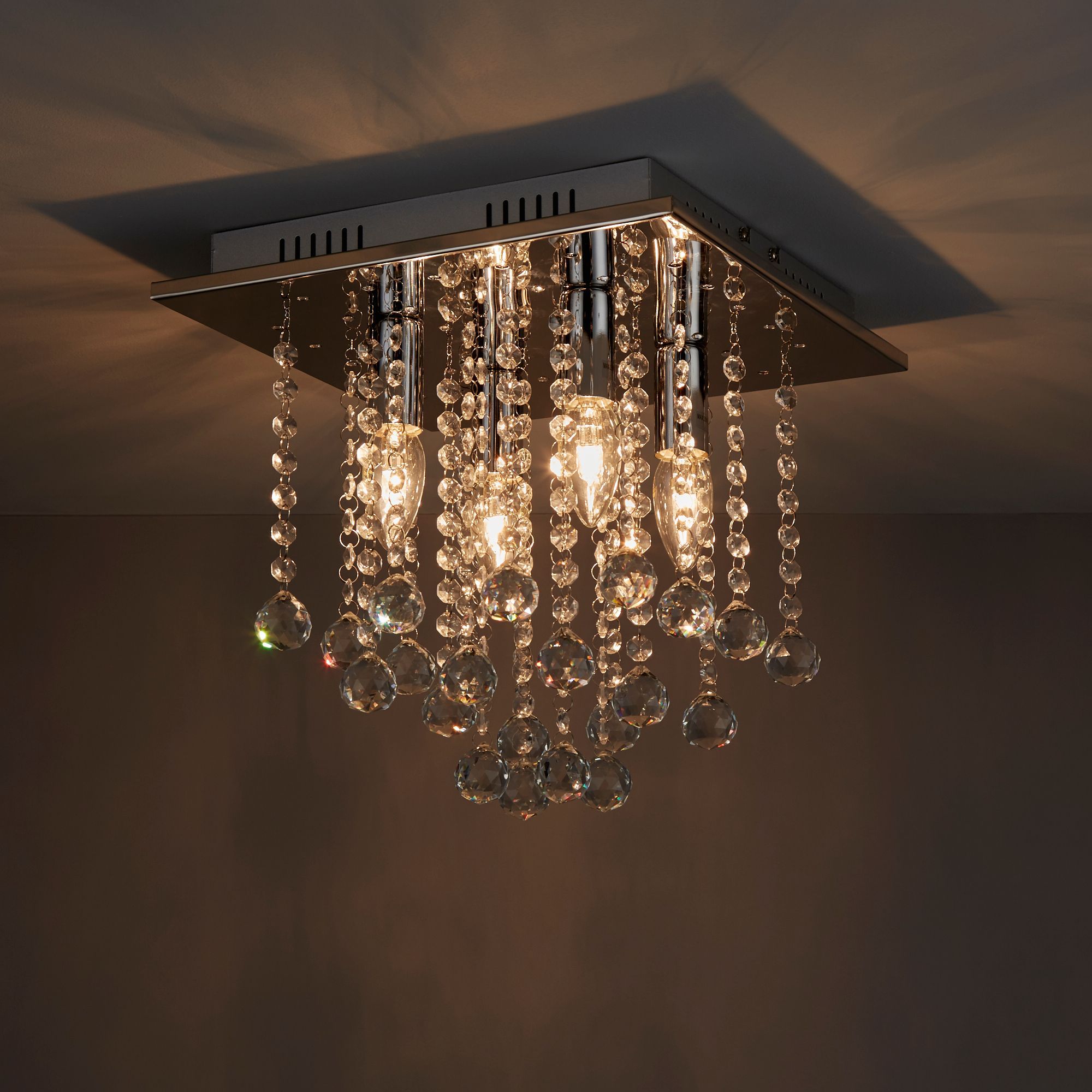 B and q pendant light fitting