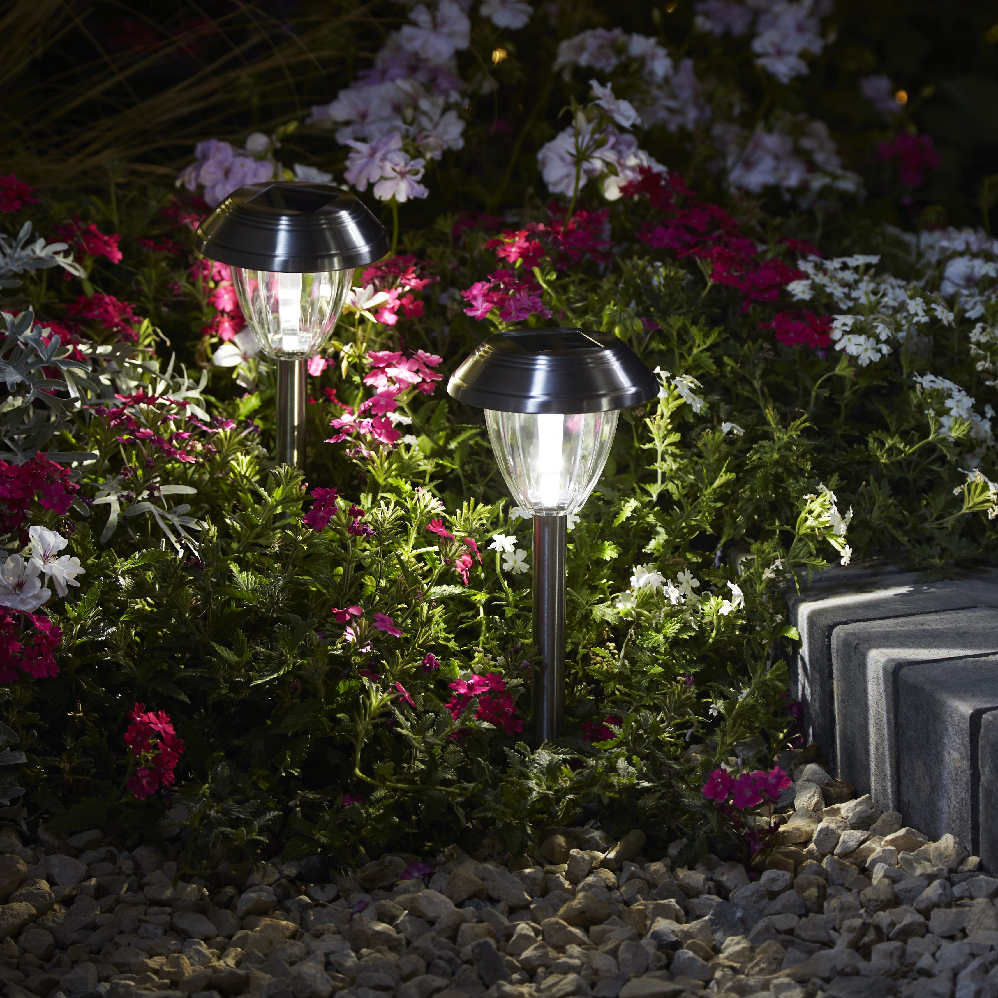 How to install solar decking lights