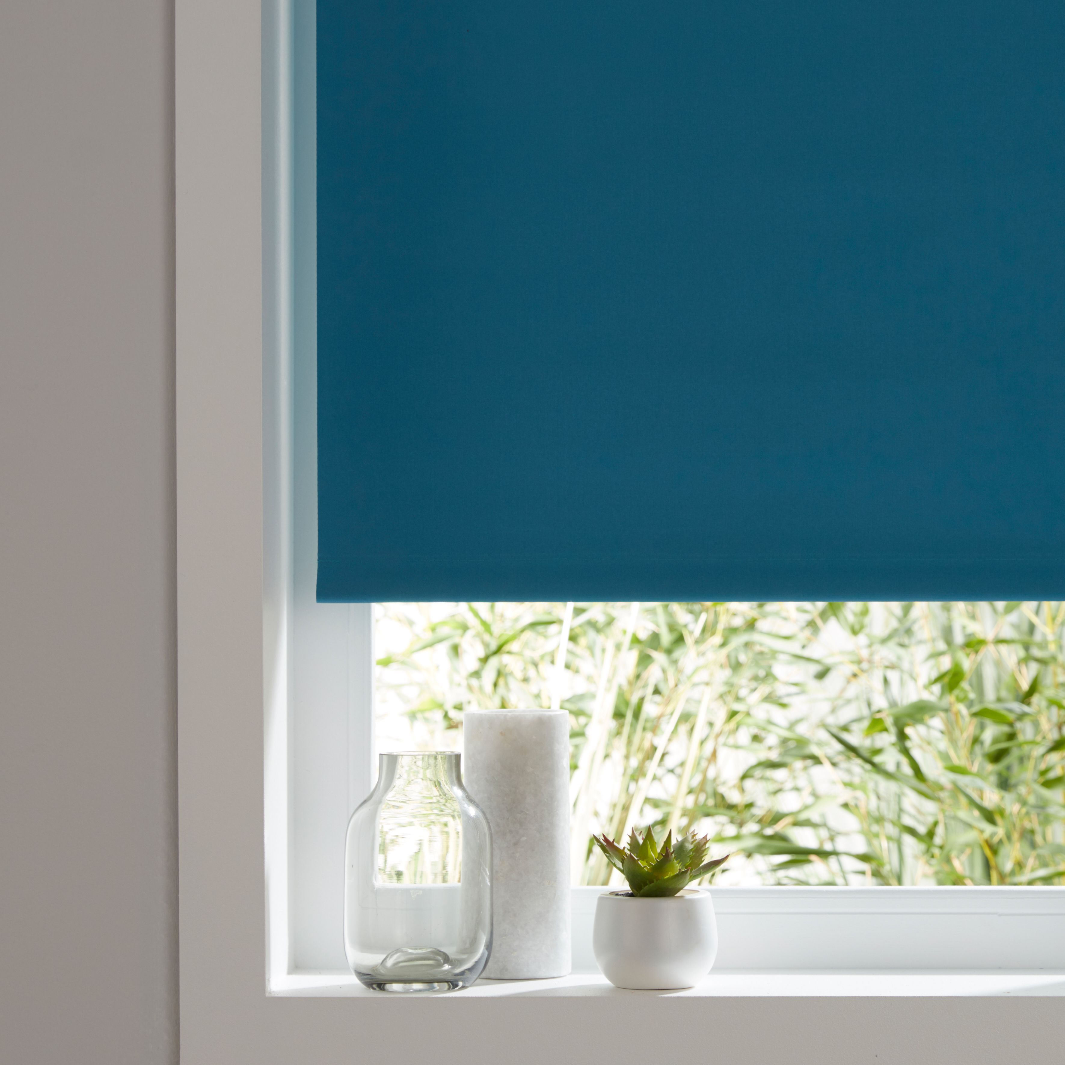 Colours Boreas Corded Blue Blackout Roller Blind (L)180 Cm (W)160 Cm ...