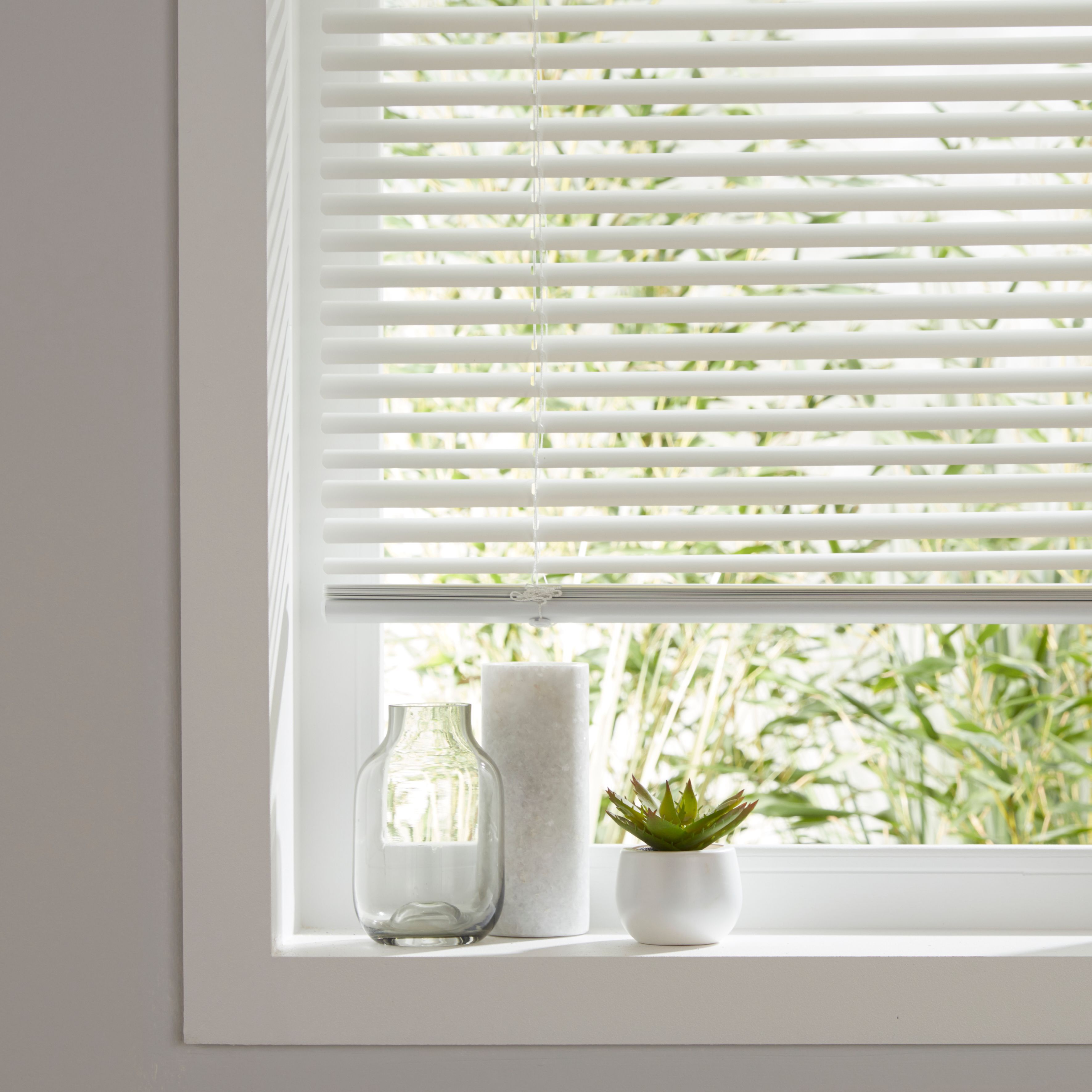 Colours Studio White Venetian blind (W)60 cm (L)180 cm | Departments