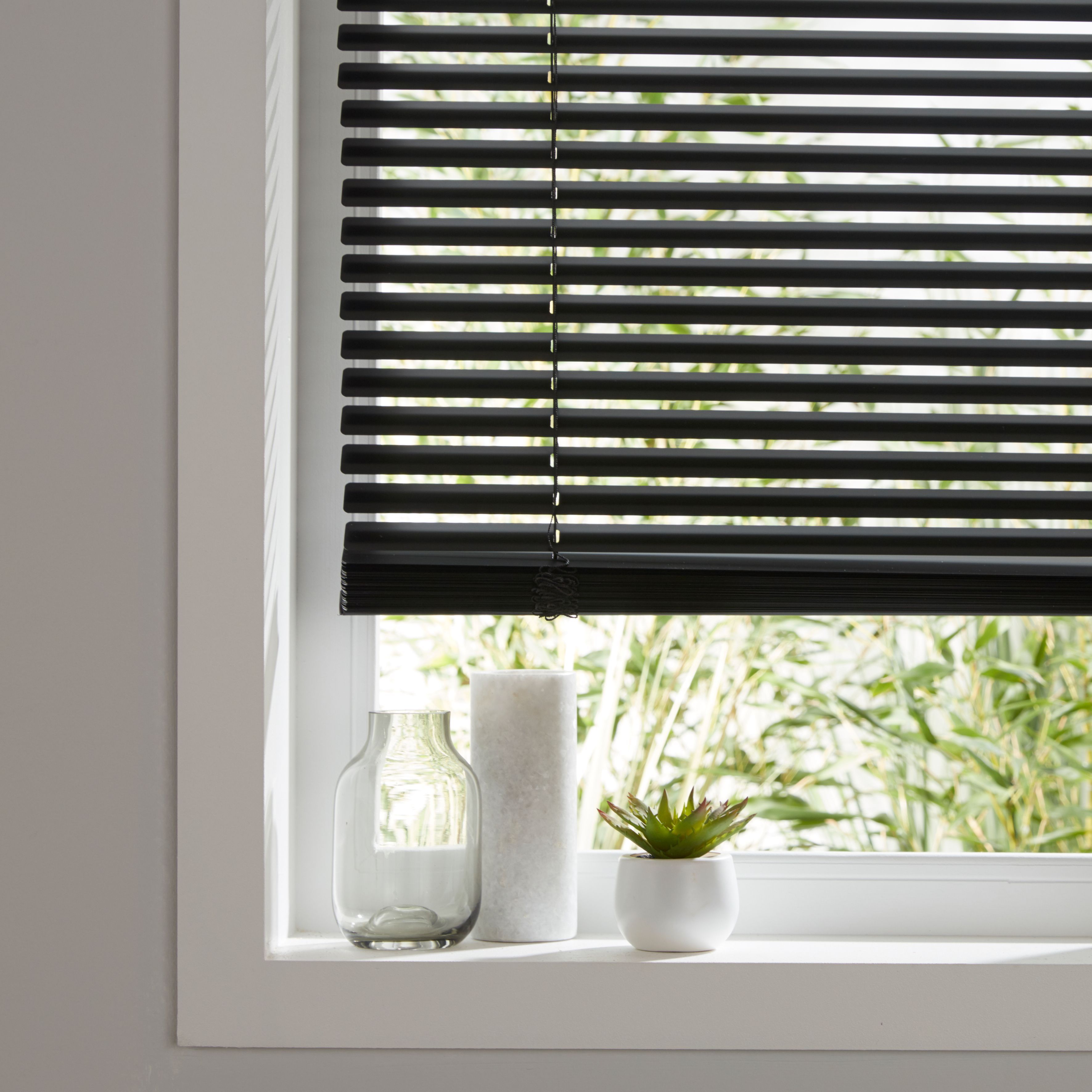 Studio Black Aluminium Venetian Blind (W)120cm (L)180cm | Departments ...