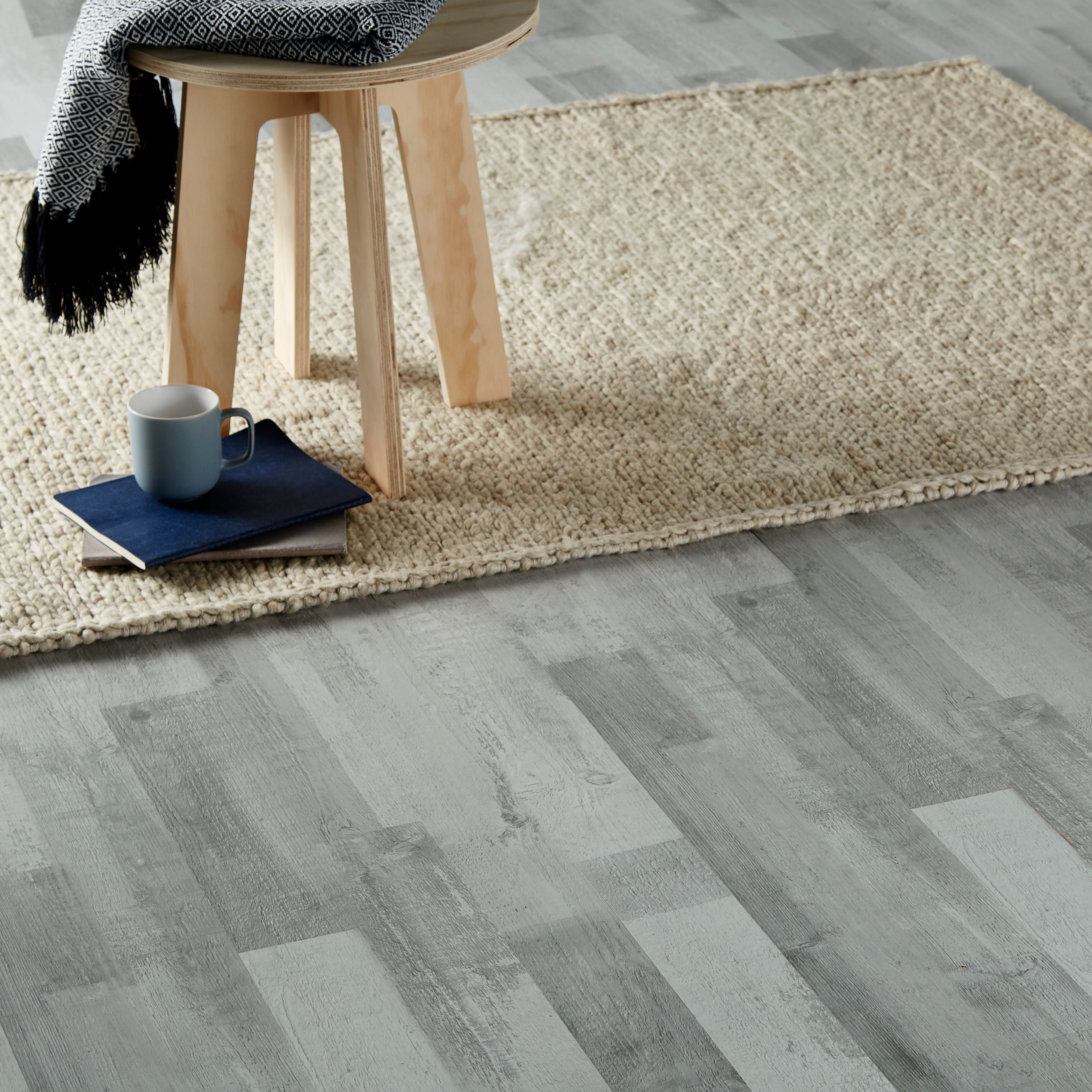 Goodhome Rockhampton Grey Oak Effect Laminate Flooring 2 47m Departments Diy At B Q