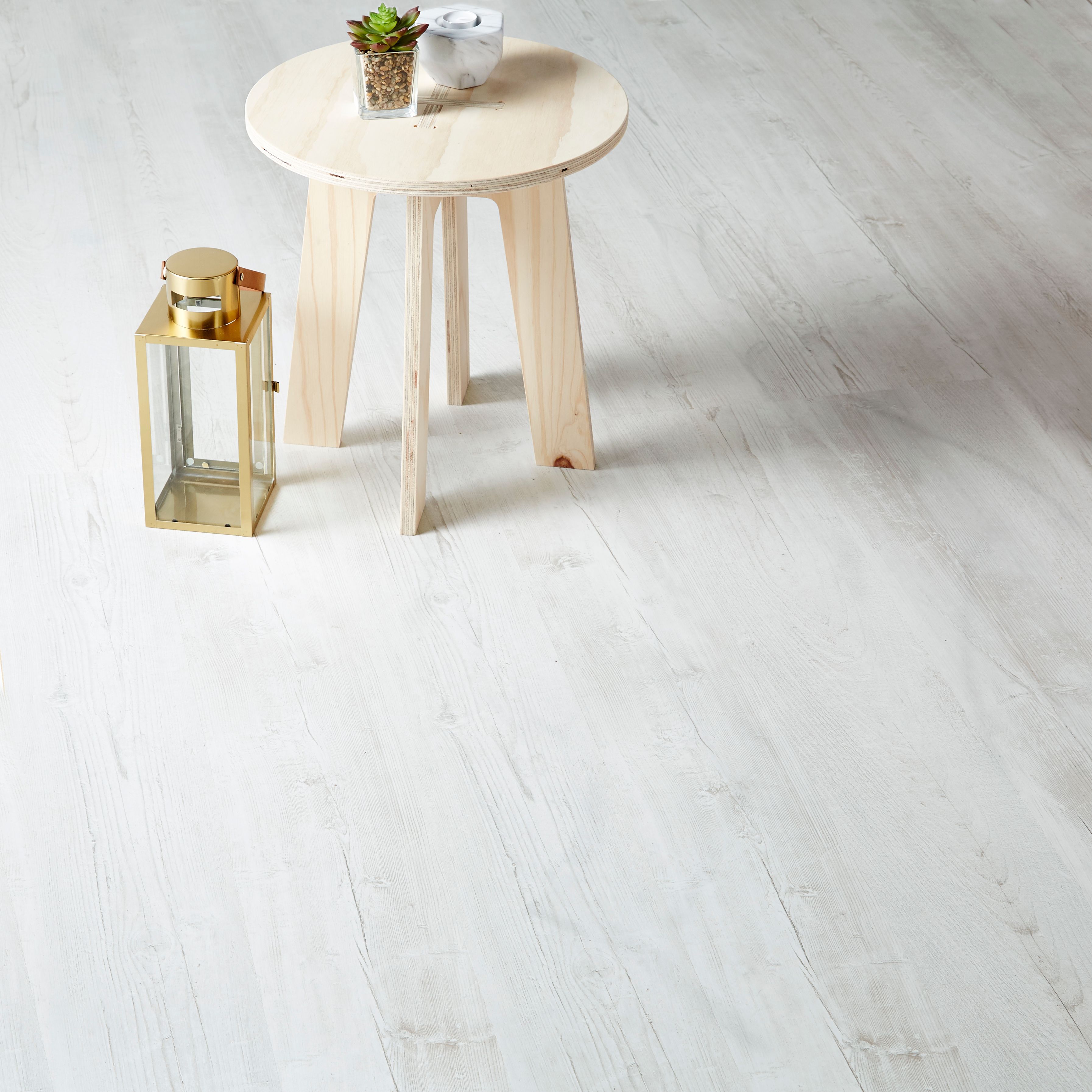 Goodhome Macquarie White Pine Effect Laminate Flooring 2 47m