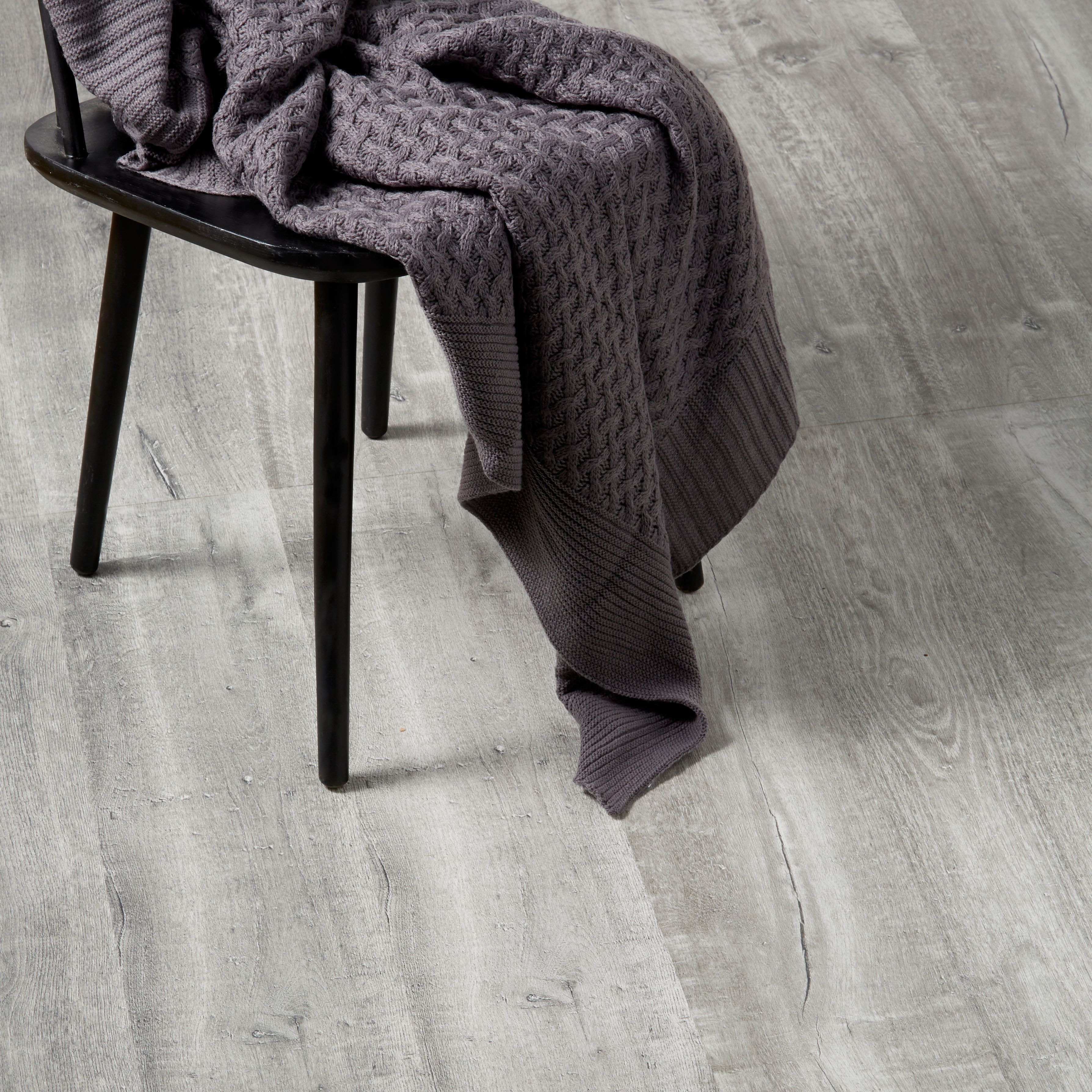 Goodhome Aberfeldy Grey Oak Effect Laminate Flooring 2m