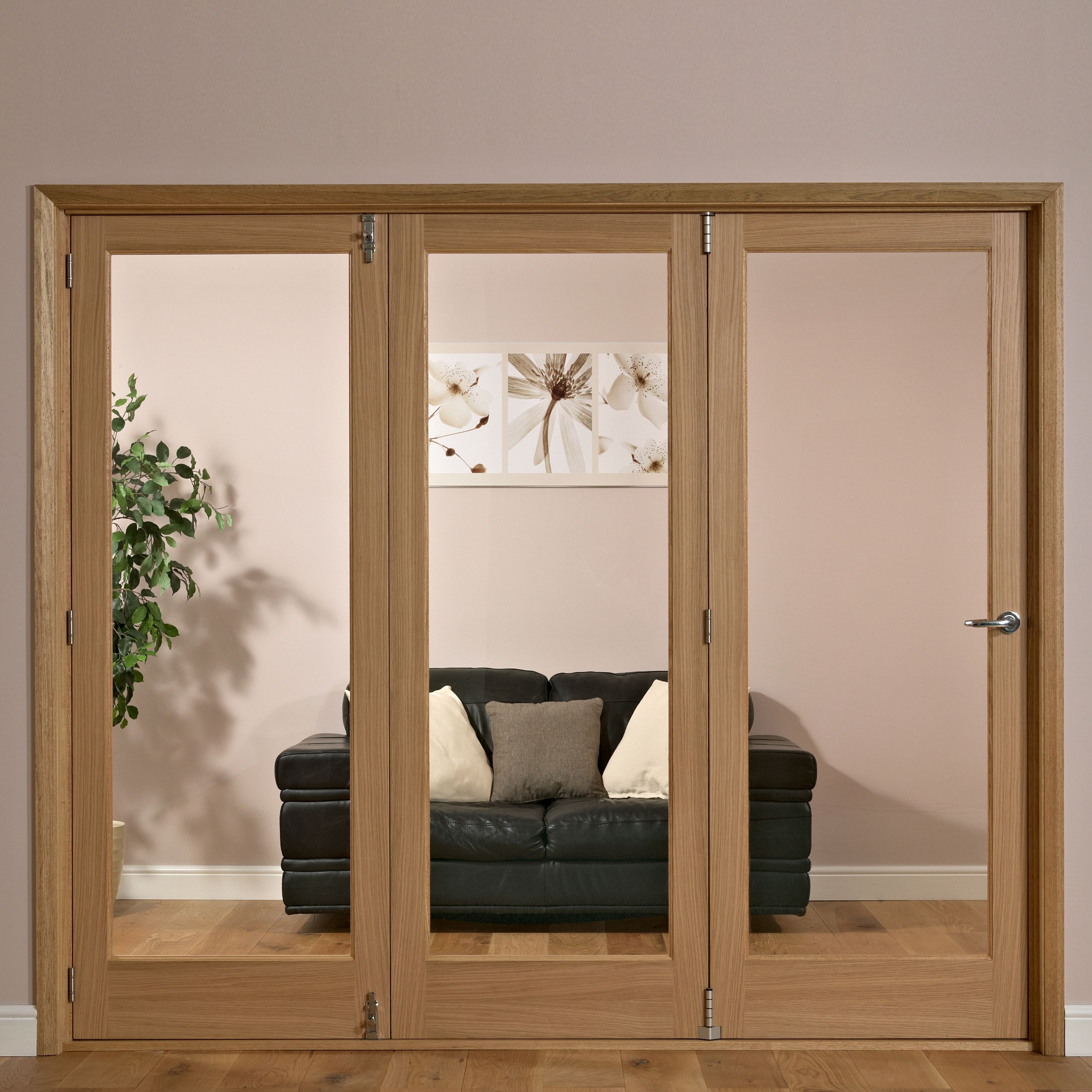 Lockwood 1 Panel 1 Lite Glazed Shaker Oak Veneer Lh Internal Tri Fold Door Set H 2035mm W 2374mm Departments Diy At B Q