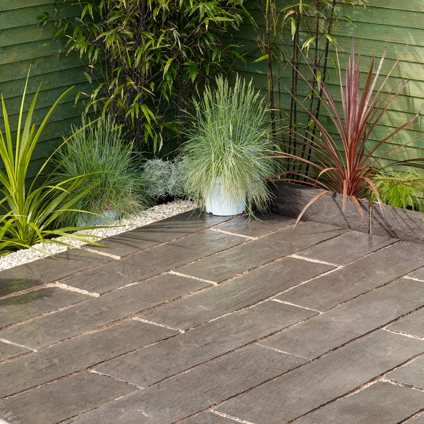 Layered Slate Effect Paving Dark Grey, (L)900mm (H)225mm (T)50mm Pack ...