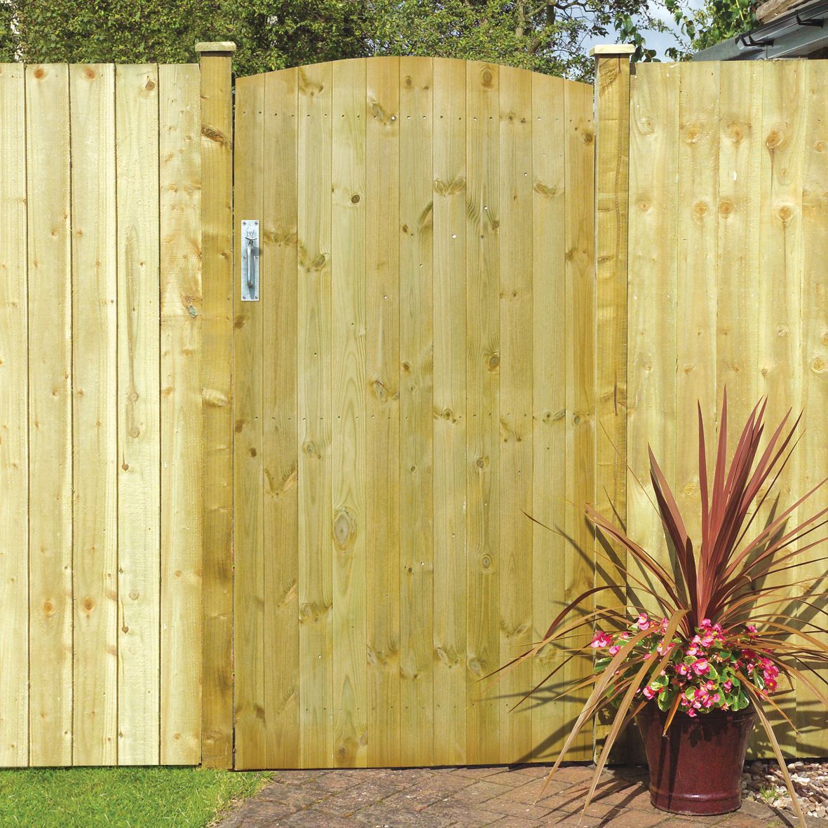 Grange Timber Gate (H)1.8m (W)0.9 M | Departments | DIY At B&Q