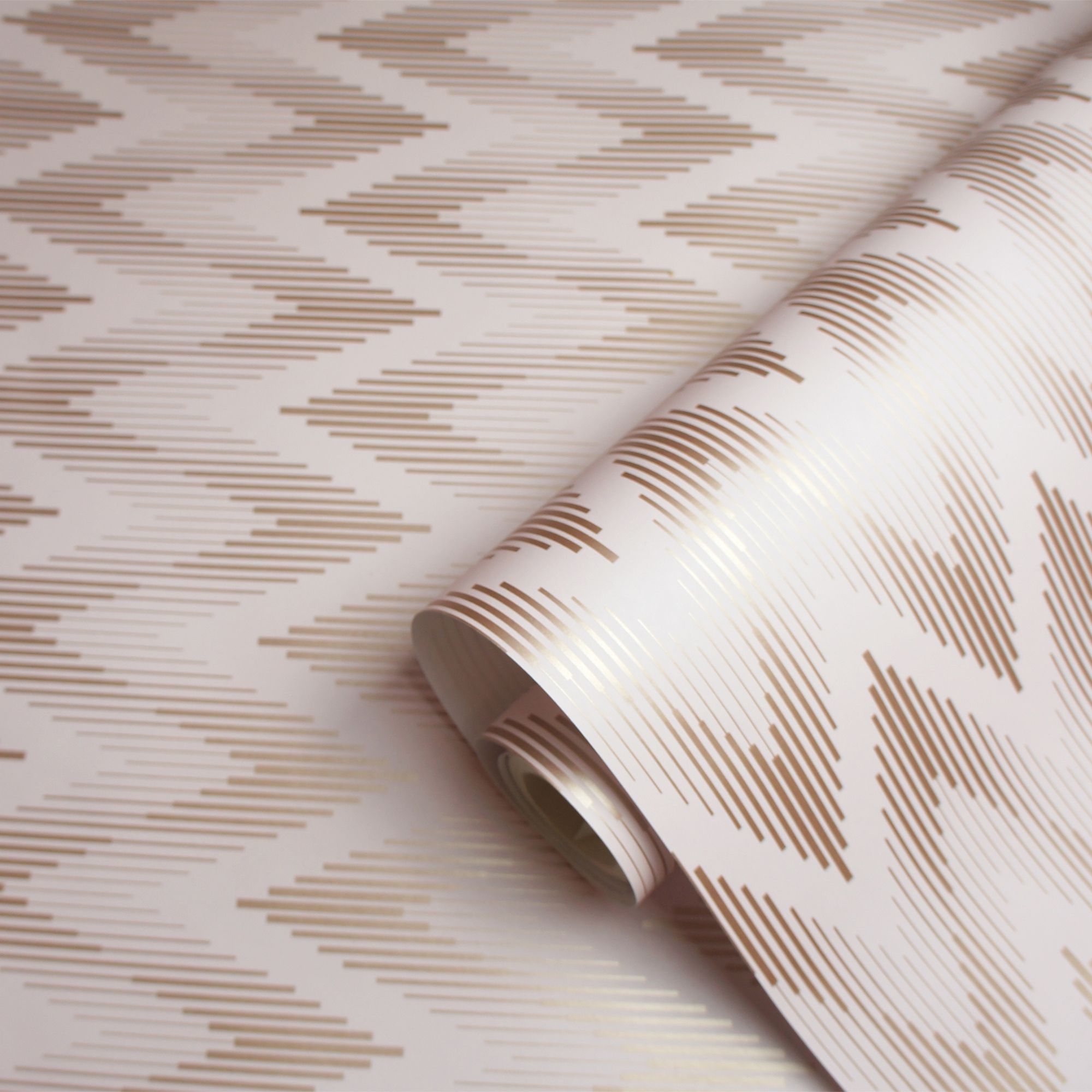 Holden décor Etta Blush & rose gold Chevron Metallic Wallpaper