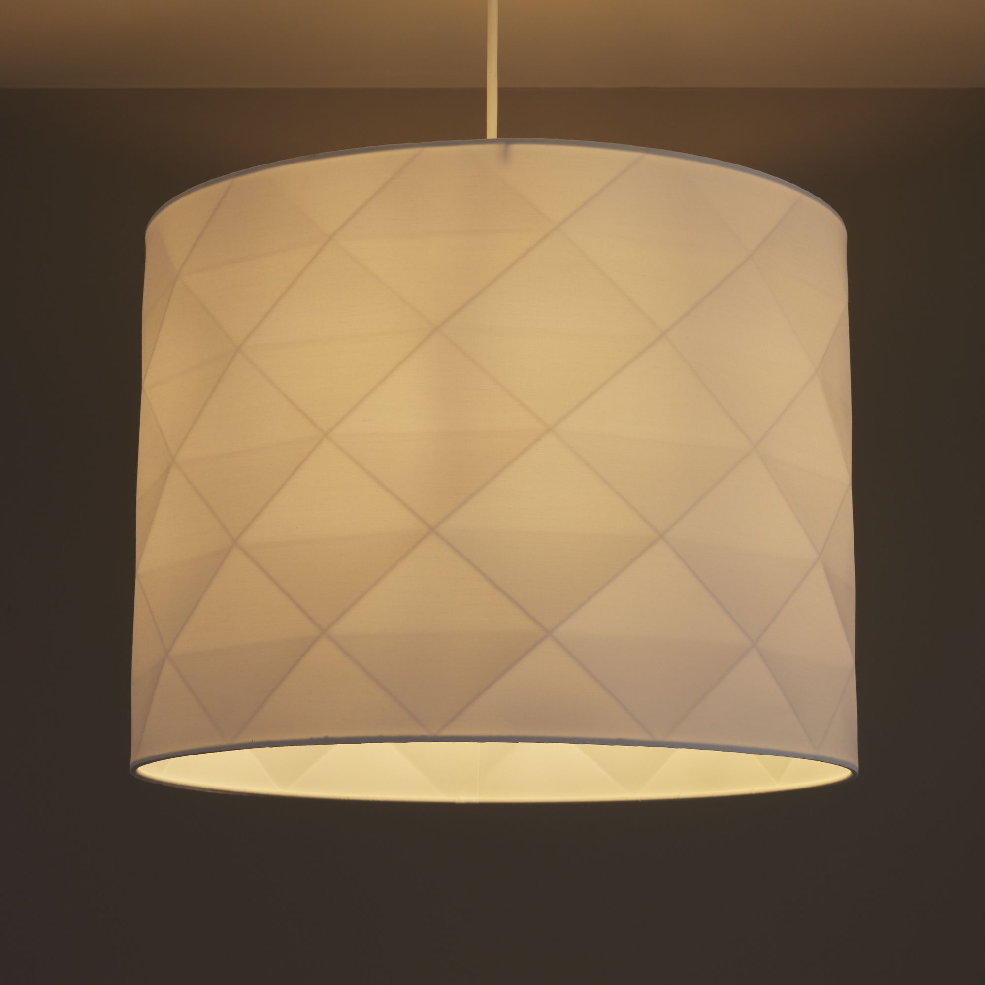 b&q feather lampshade