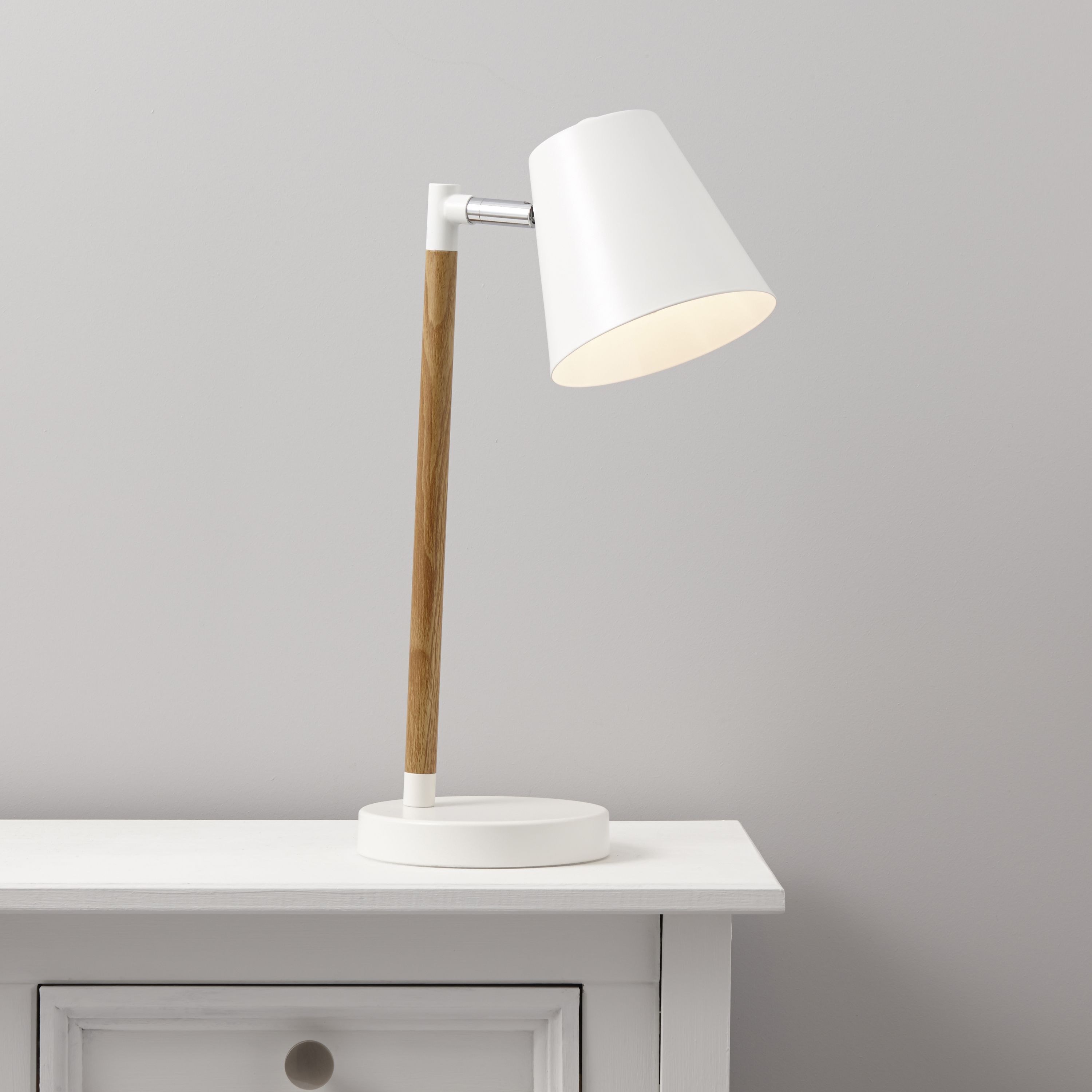 b&q bedside lamps