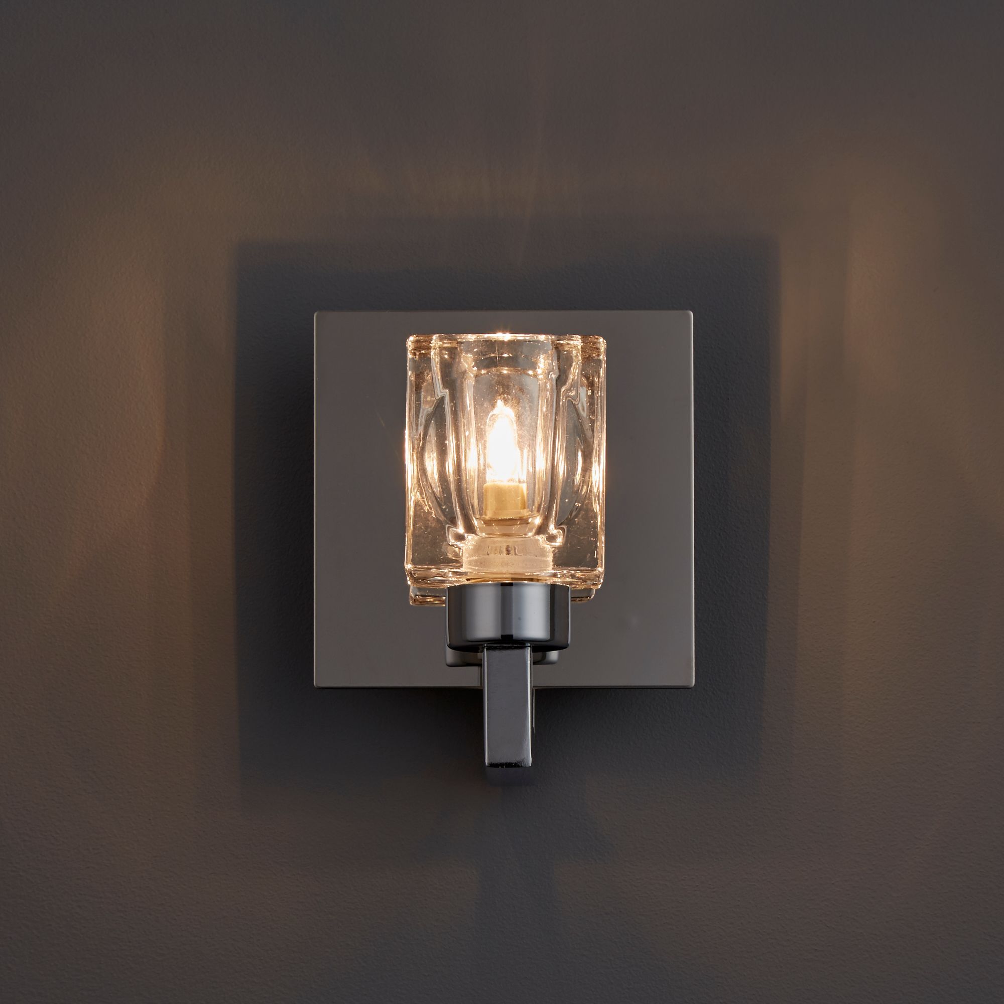 B and q wall light fittings