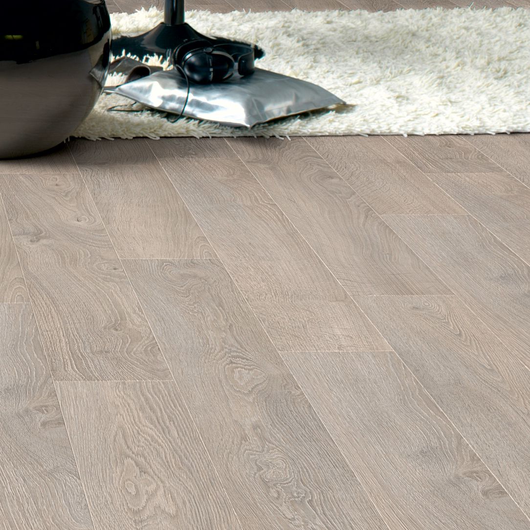 Quickstep Calando Light Grey Oak Effect Laminate Flooring 1.59 m² Pack