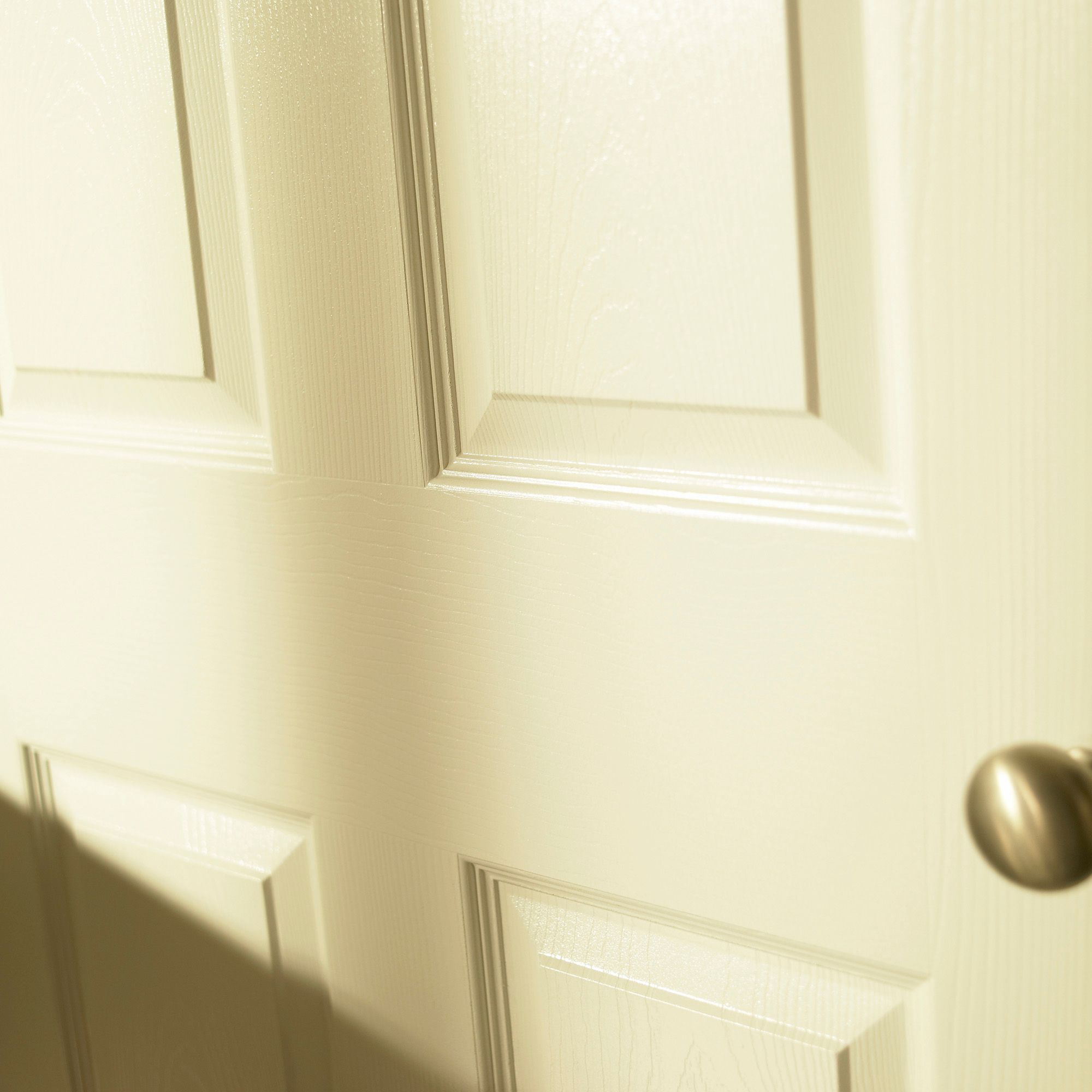 6 panel Unglazed Contemporary White Woodgrain effect Internal Door, (H)2040mm (W)826mm (T)40mm