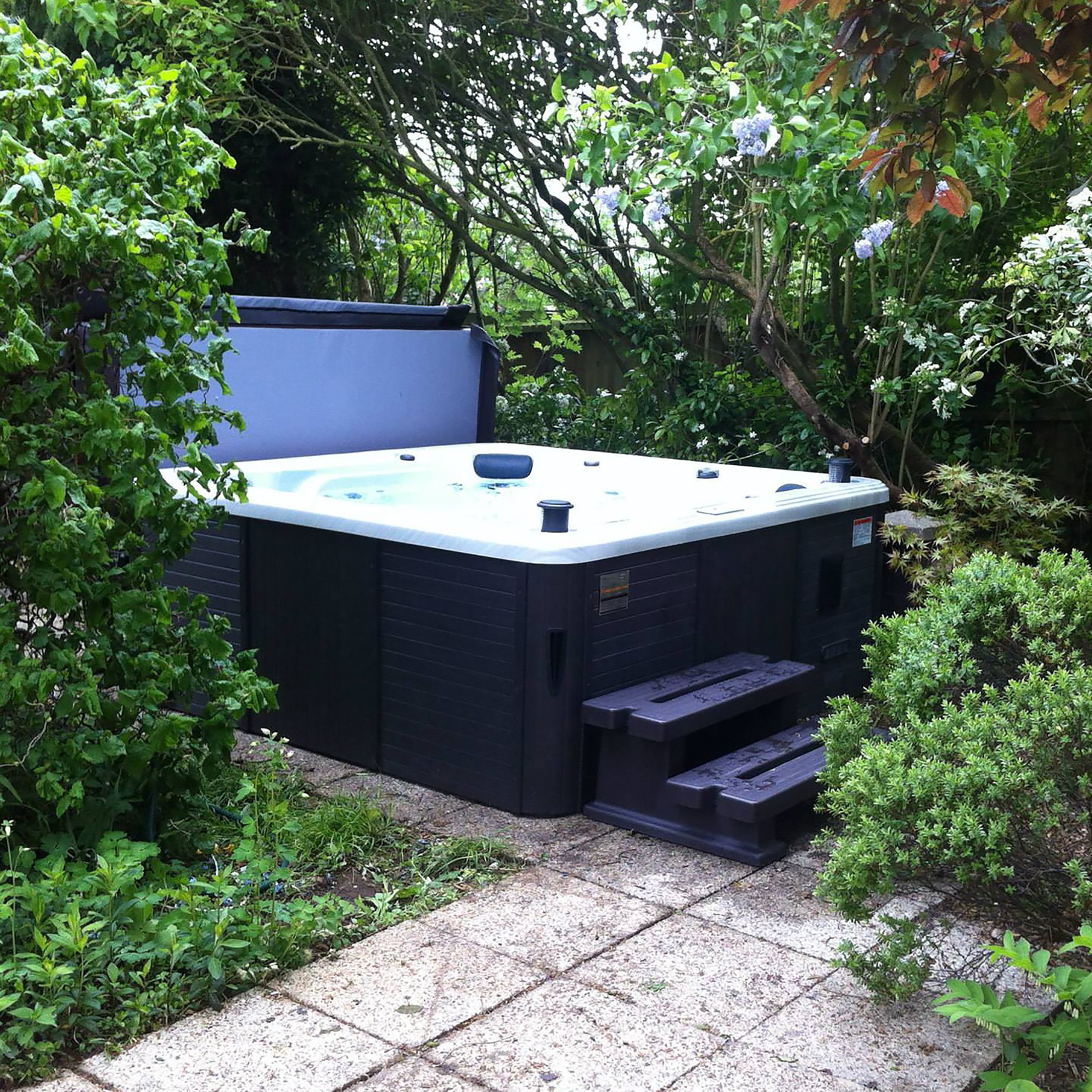 Hot Tub Buying Guide Ideas Advice Diy At B Q