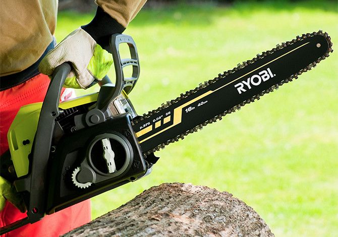 Chainsaw Buying Guide Ideas Advice Diy At B Q