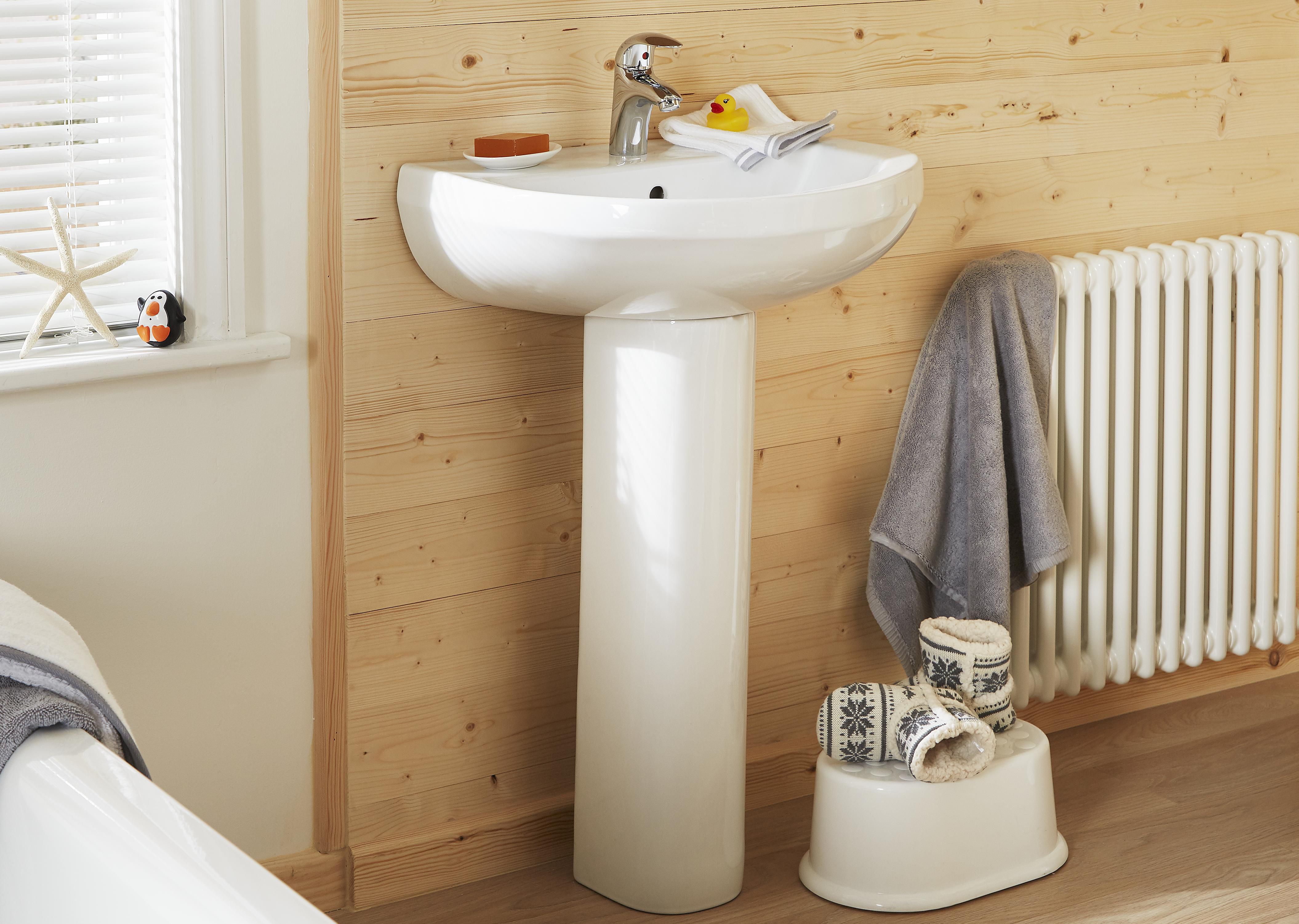 Falmouth Simply Stylish Bathroom Suites DIY at B&Q