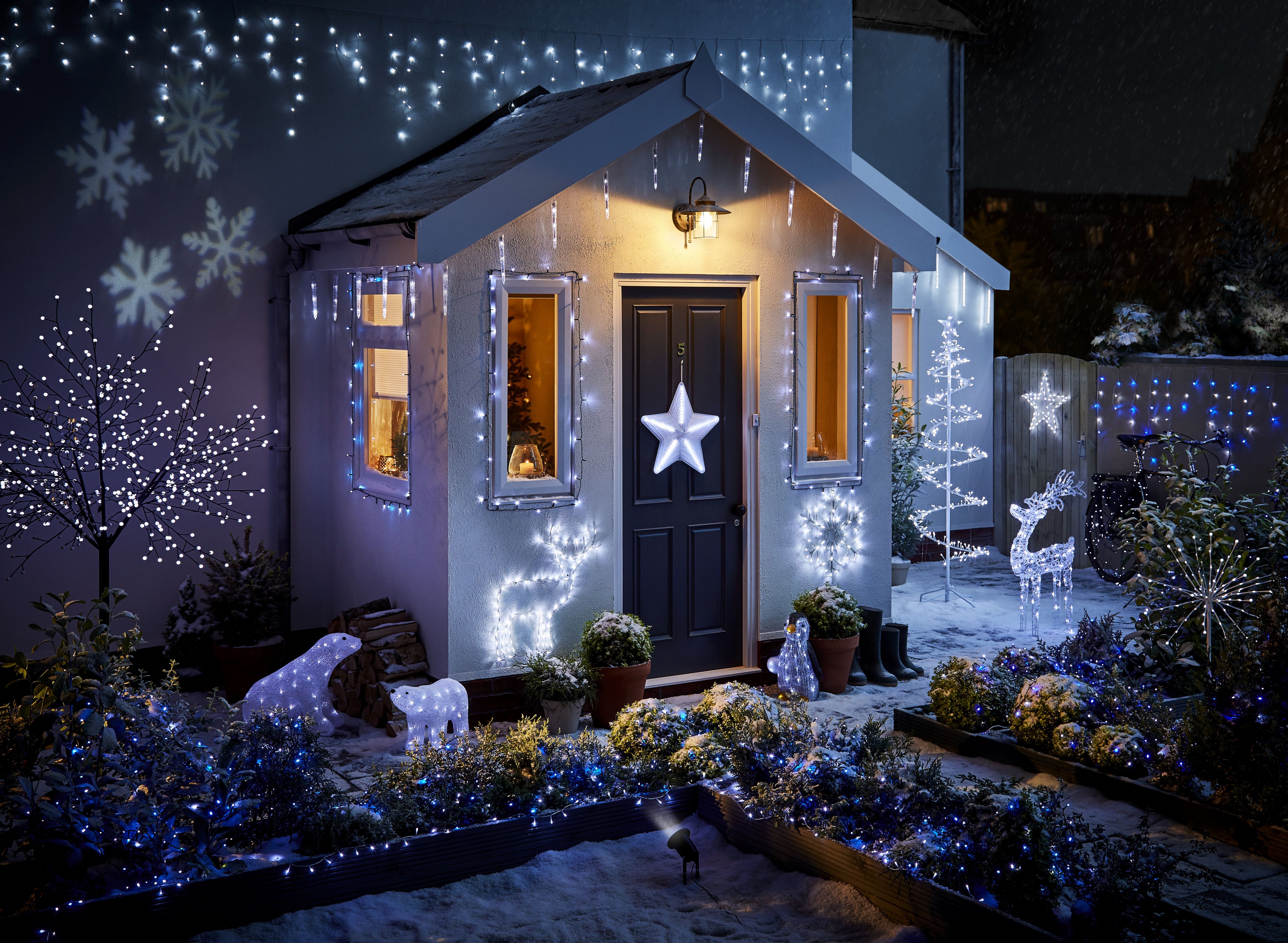 CHRISTMAS_2017_HOUSE_ICE_WHITE_BQ_ONLY_01i