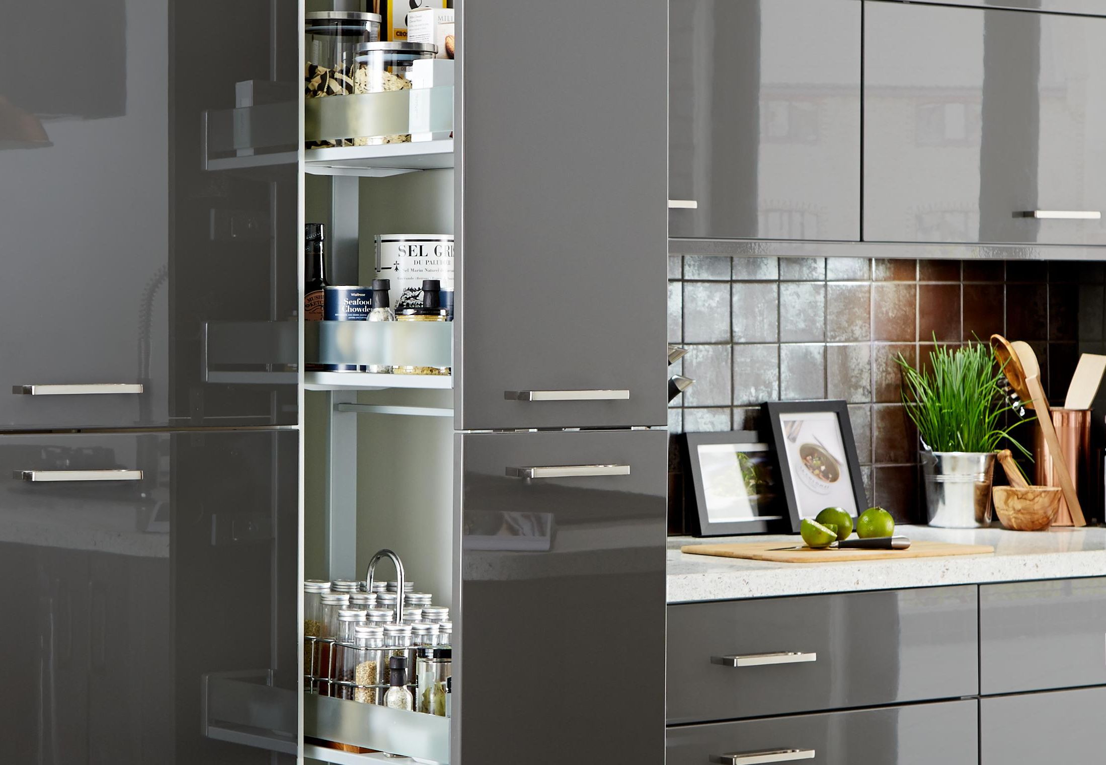 Buyer's guide to kitchen storage | Help & Ideas | DIY at B&Q