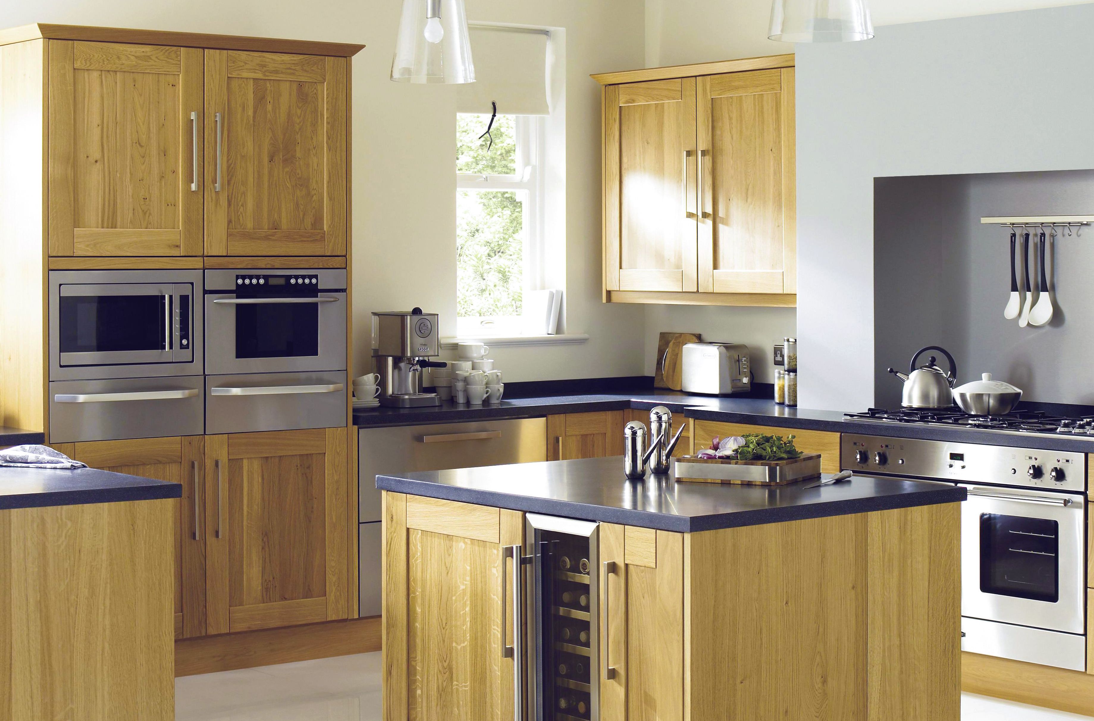 Cooke Lewis Chesterton Solid Oak Fitted Kitchens Diy At B Q