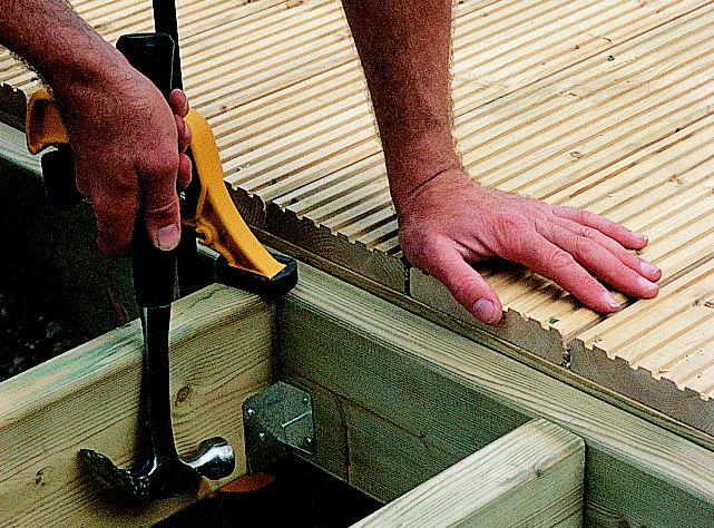 How to extend a deck Ideas &amp; Advice DIY at B&amp;Q