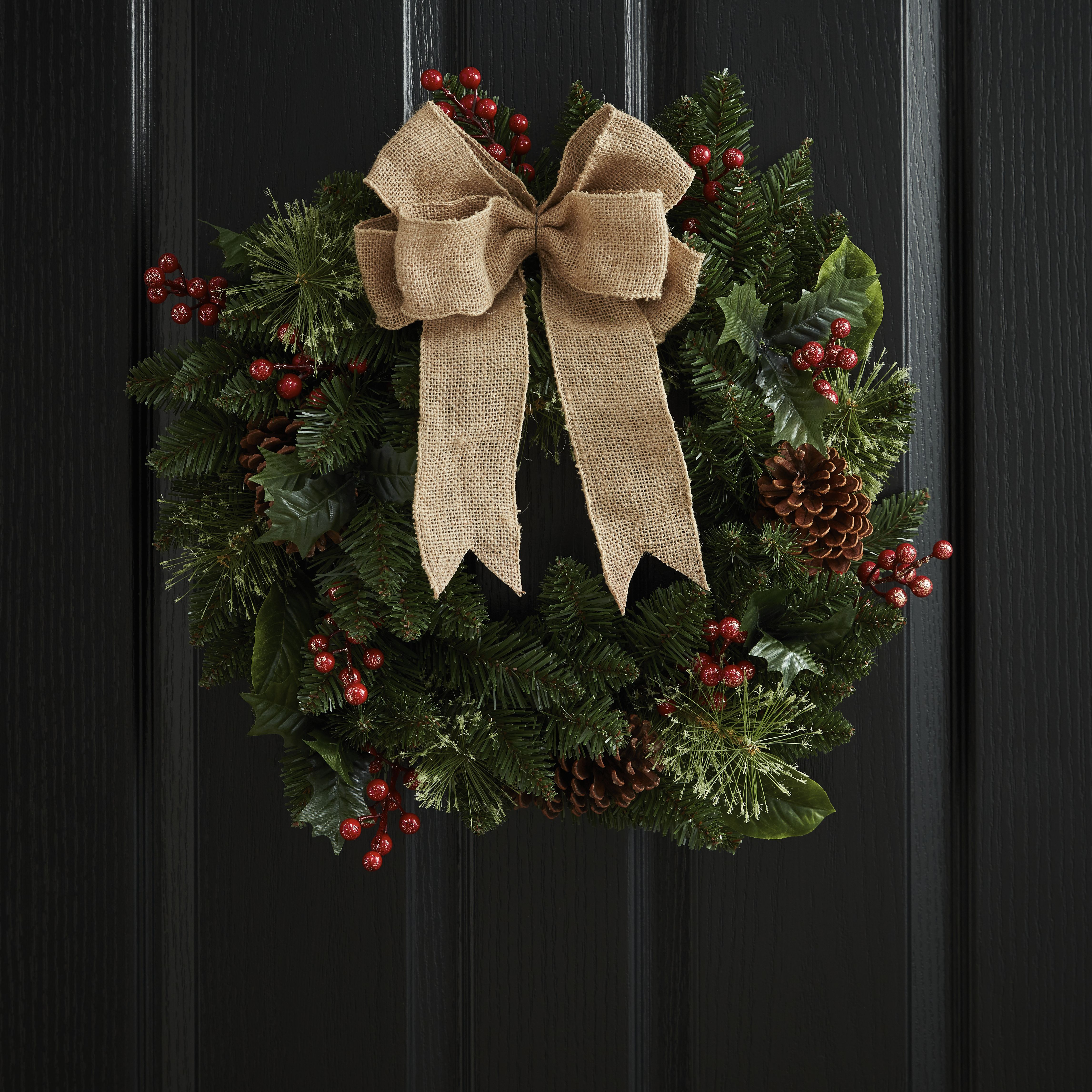 Christmas Wreaths Garlands Swags Buying Guide Ideas Advice