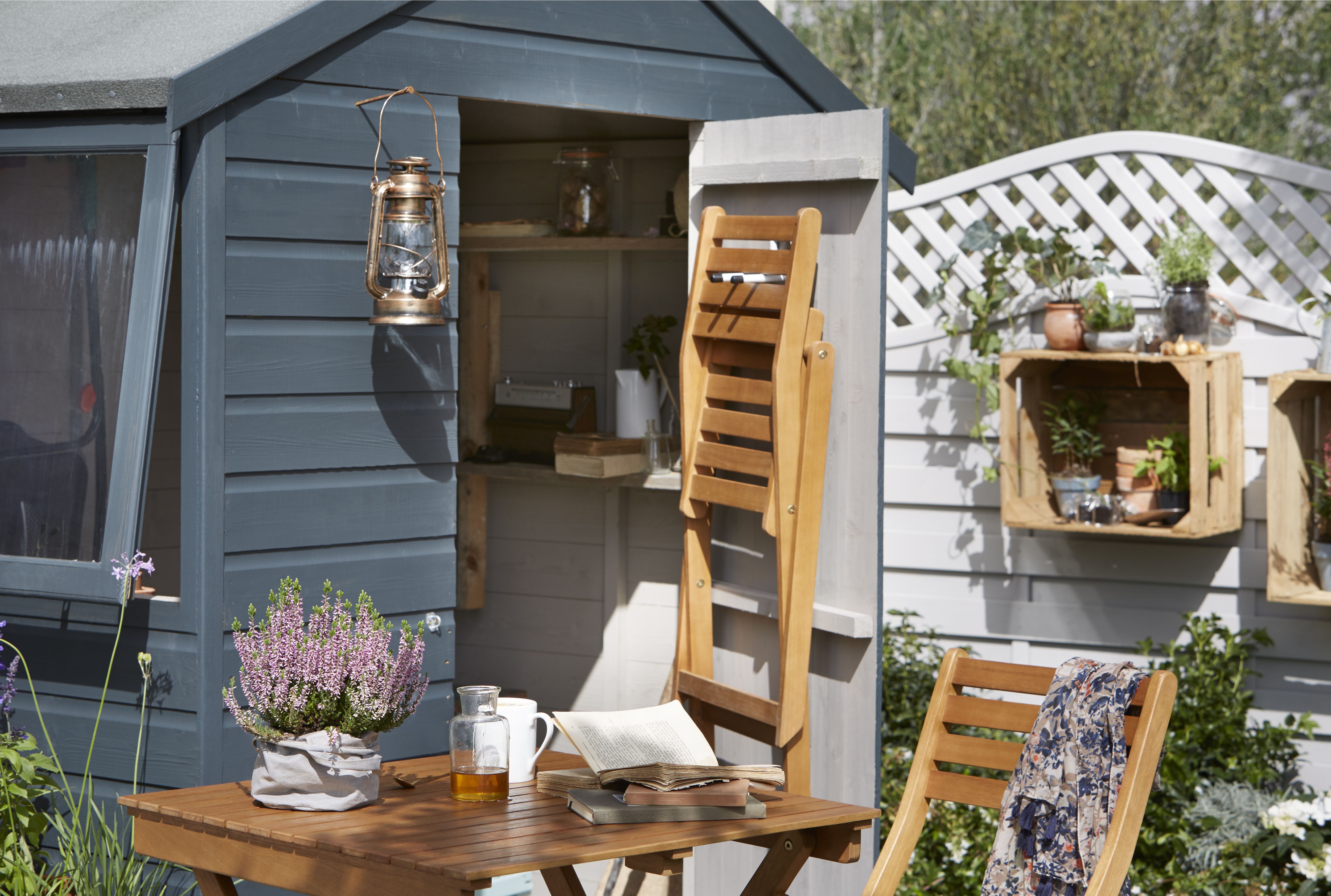 How to paint a wooden shed or fence Ideas &amp; Advice DIY 