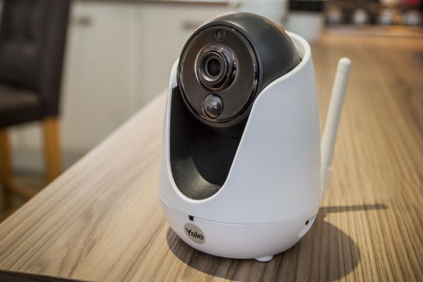 Yale Smart Living Home View Cameras Yale Smart Living Brands Diy At B Q
