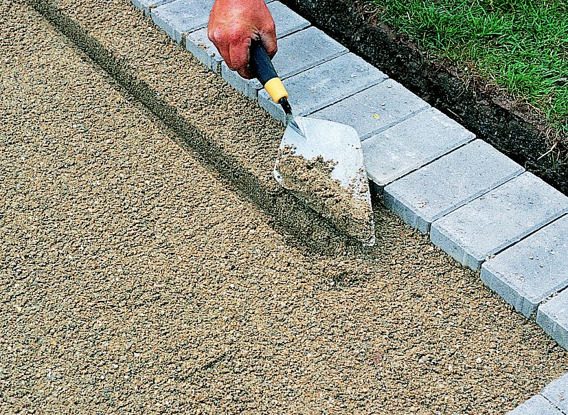 laying paving slabs on sand