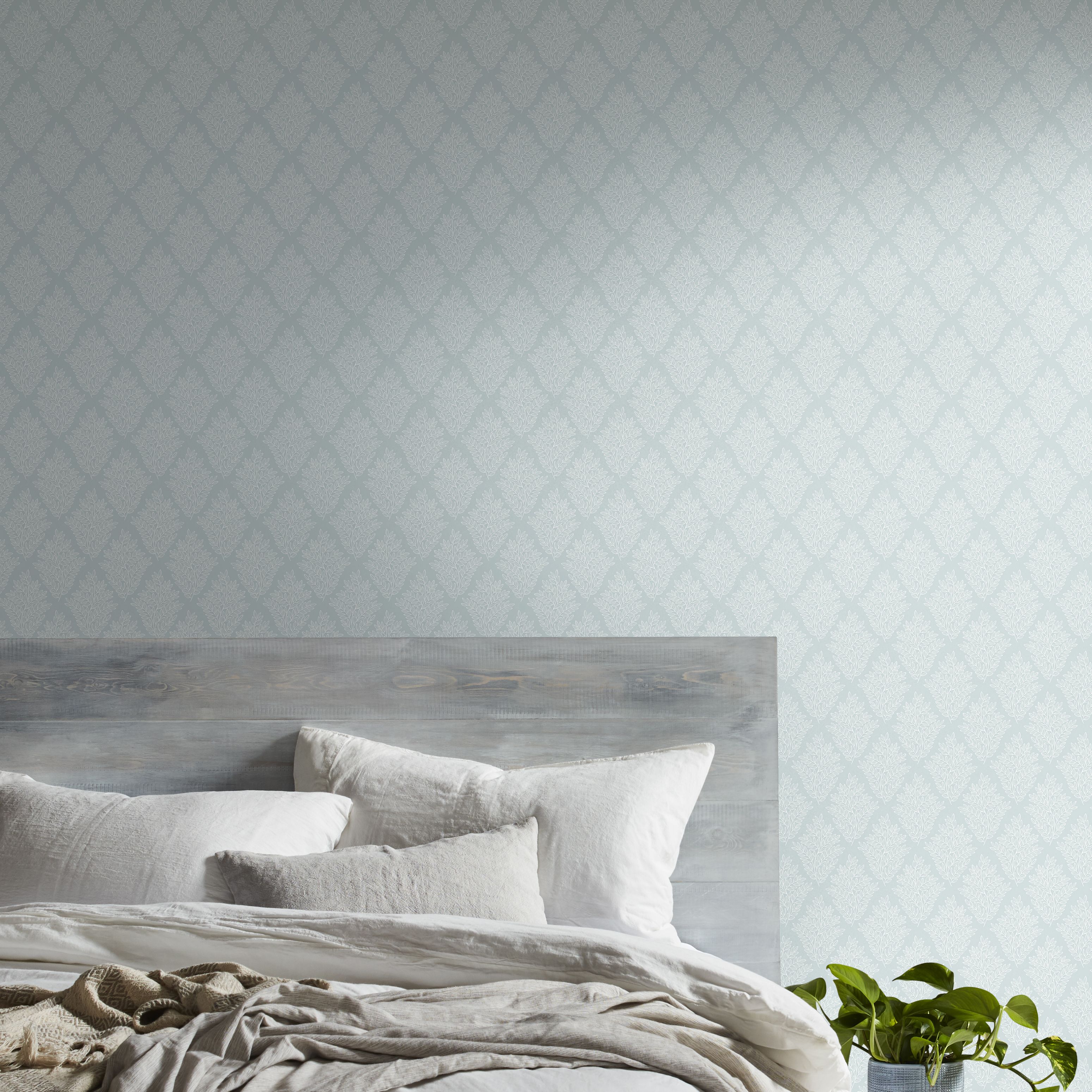 Acinos Blue & white Leaves Smooth Wallpaper Sample